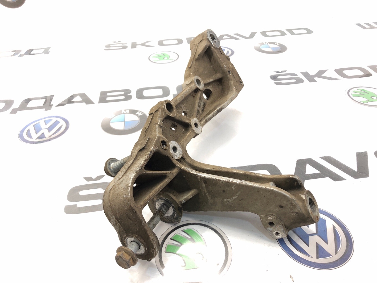 Кронштейн подрамника, 4000 рублей, Москва