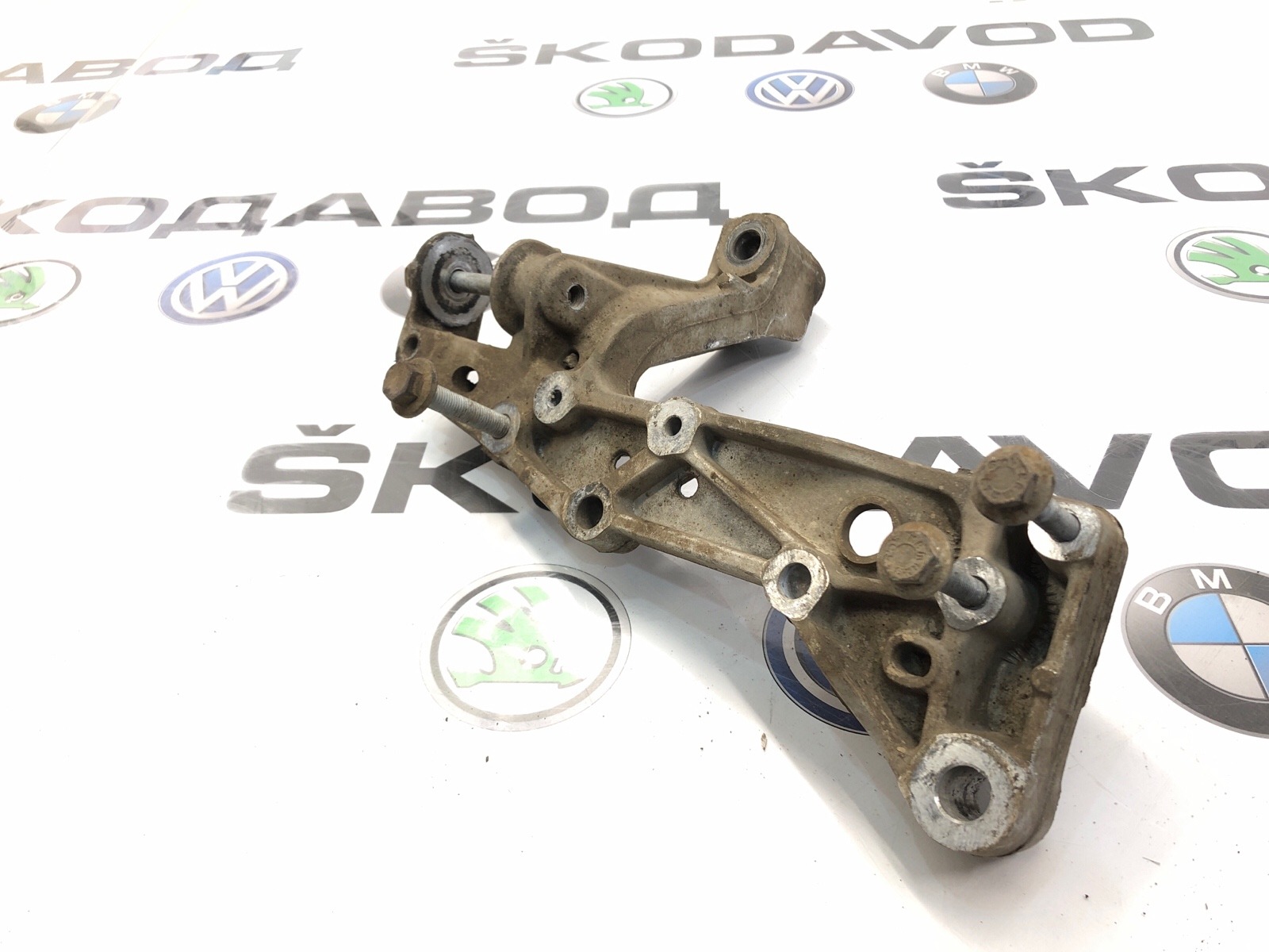 Кронштейн подрамника, 4000 рублей, Москва