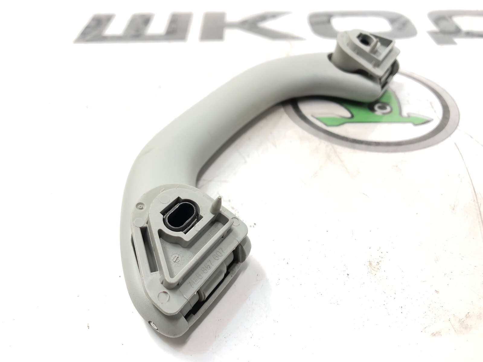 Ручка потолка, 2000 рублей, Москва