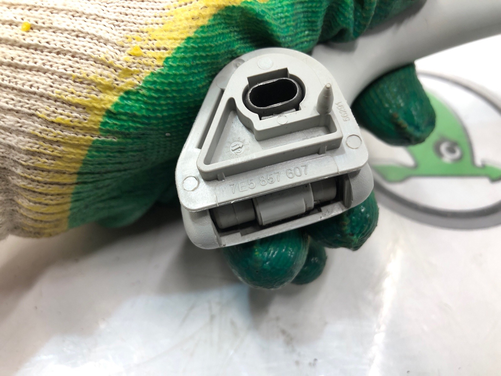 Ручка потолка, 2000 рублей, Москва