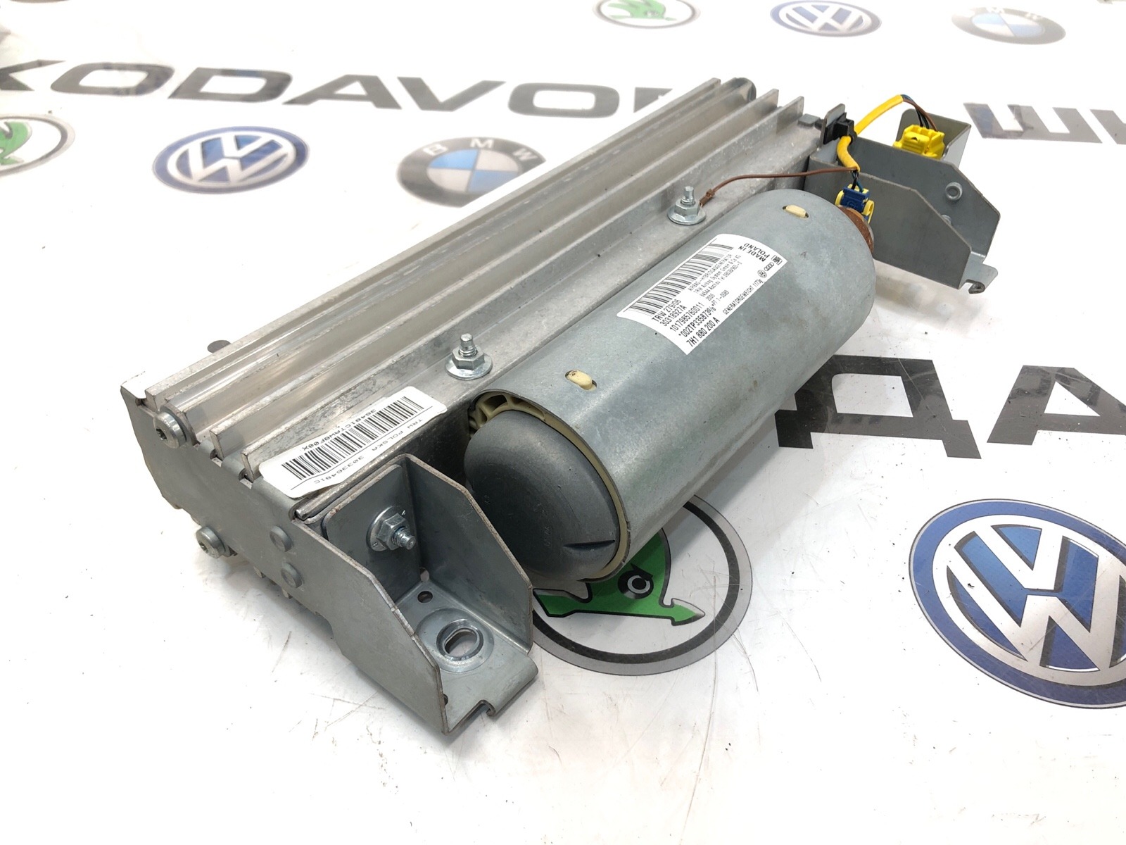 Подушка безопасности пассажира, 4000 рублей, Москва