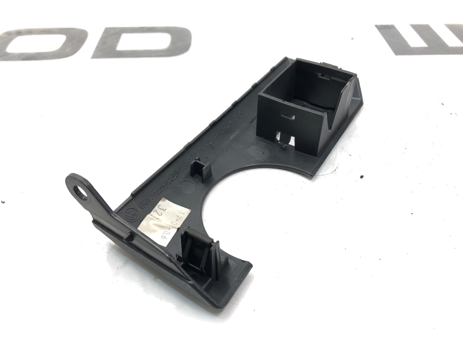 Накладка торпеды, 1000 рублей, Москва