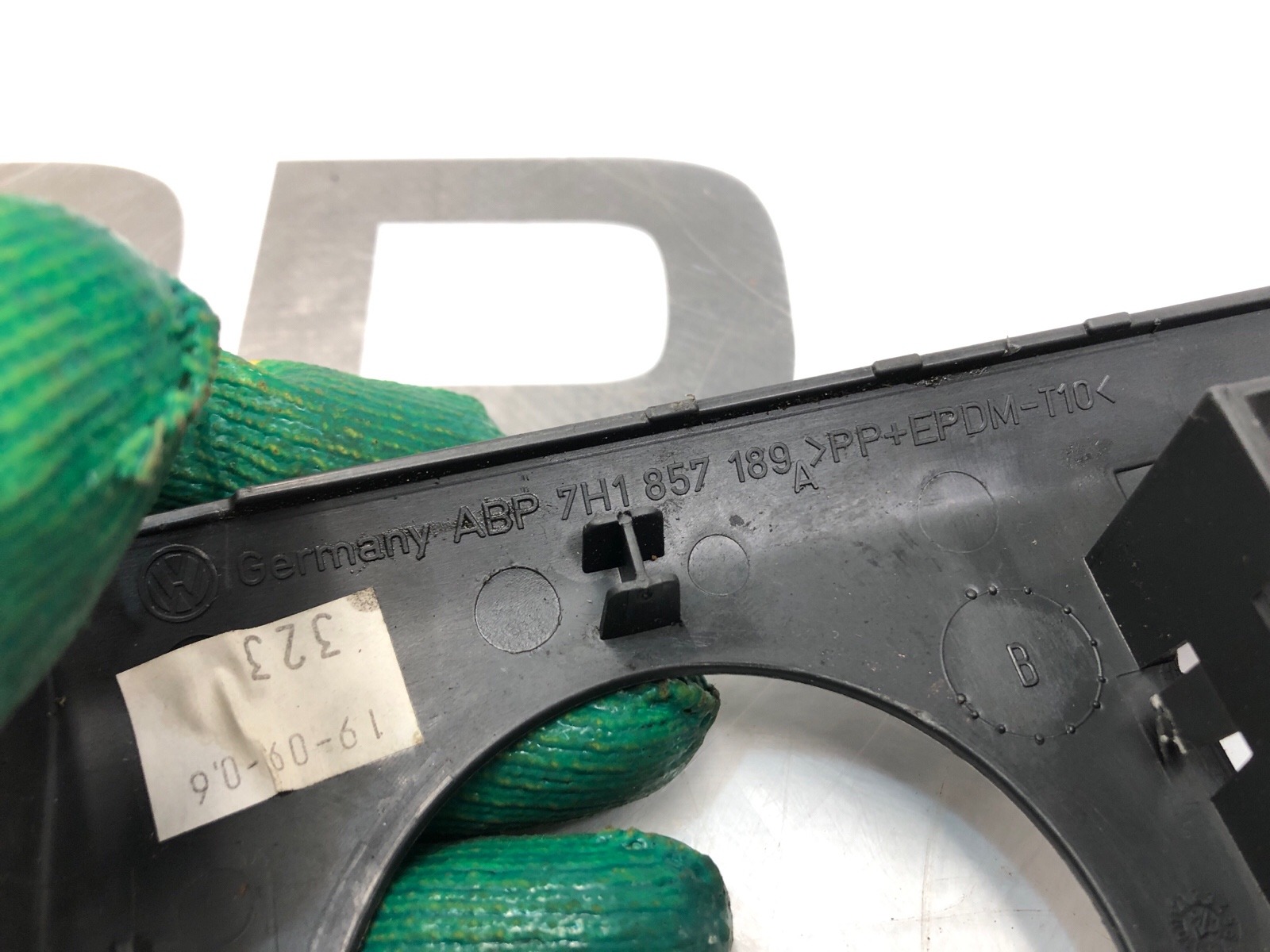 Накладка торпеды, 1000 рублей, Москва