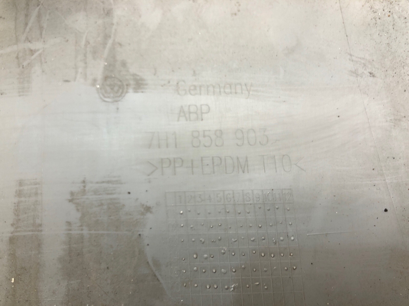 Накладка торпеды, 1000 рублей, Москва