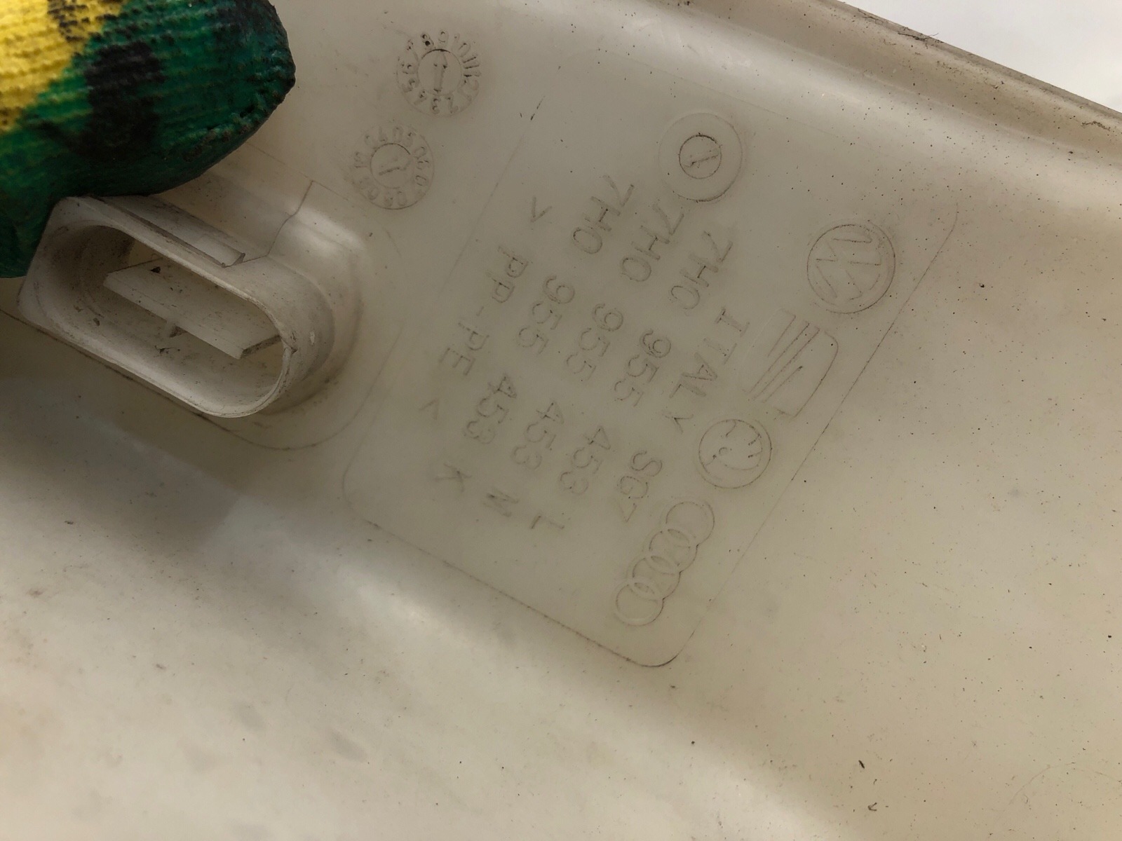 бачок омывателя, 3000 рублей, Москва