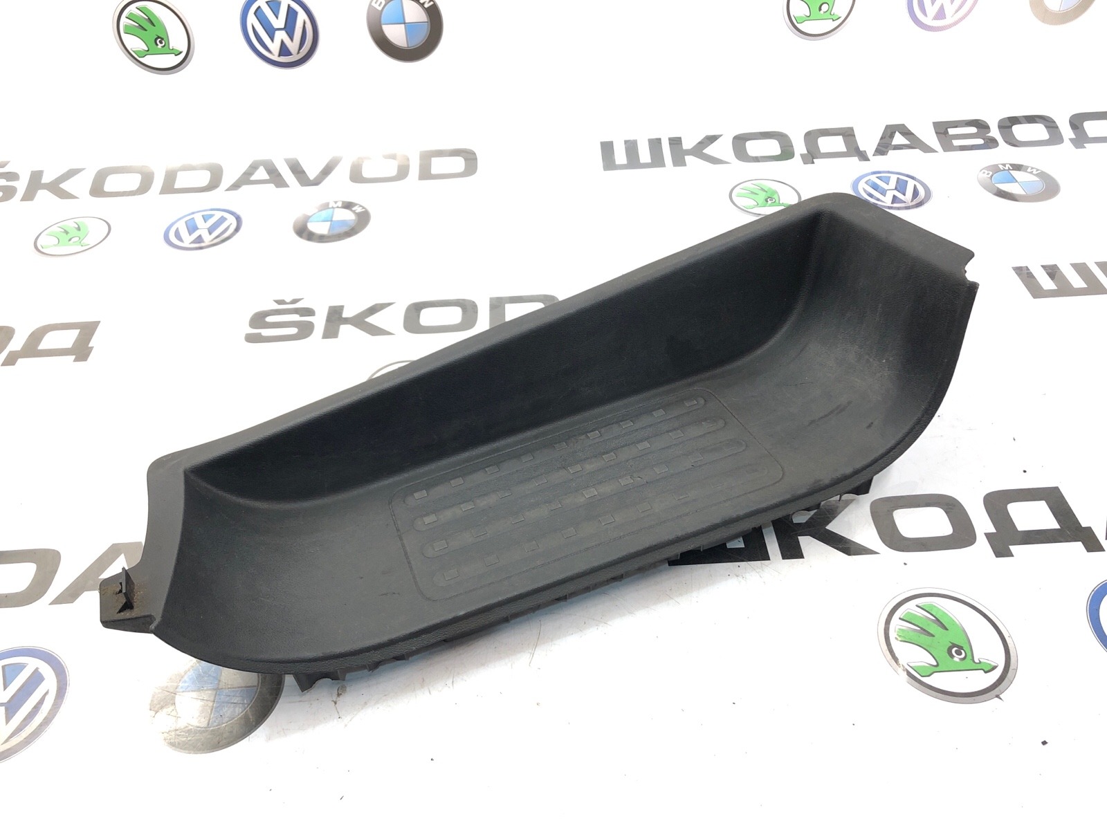 Накладка порога (внутренняя), 2000 рублей, Москва