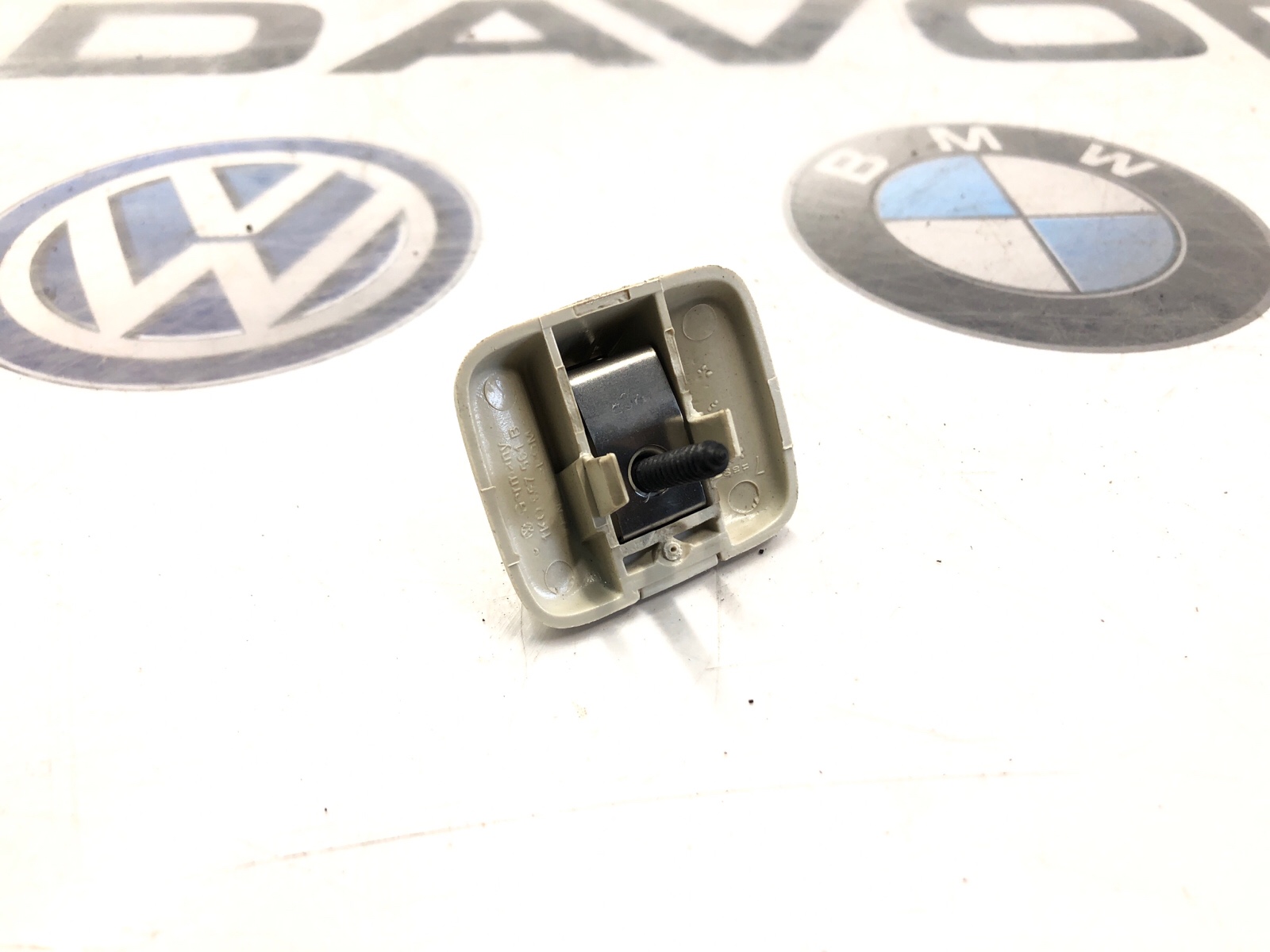 Кронштейн солнцезащитного козырька, 500 рублей, Москва