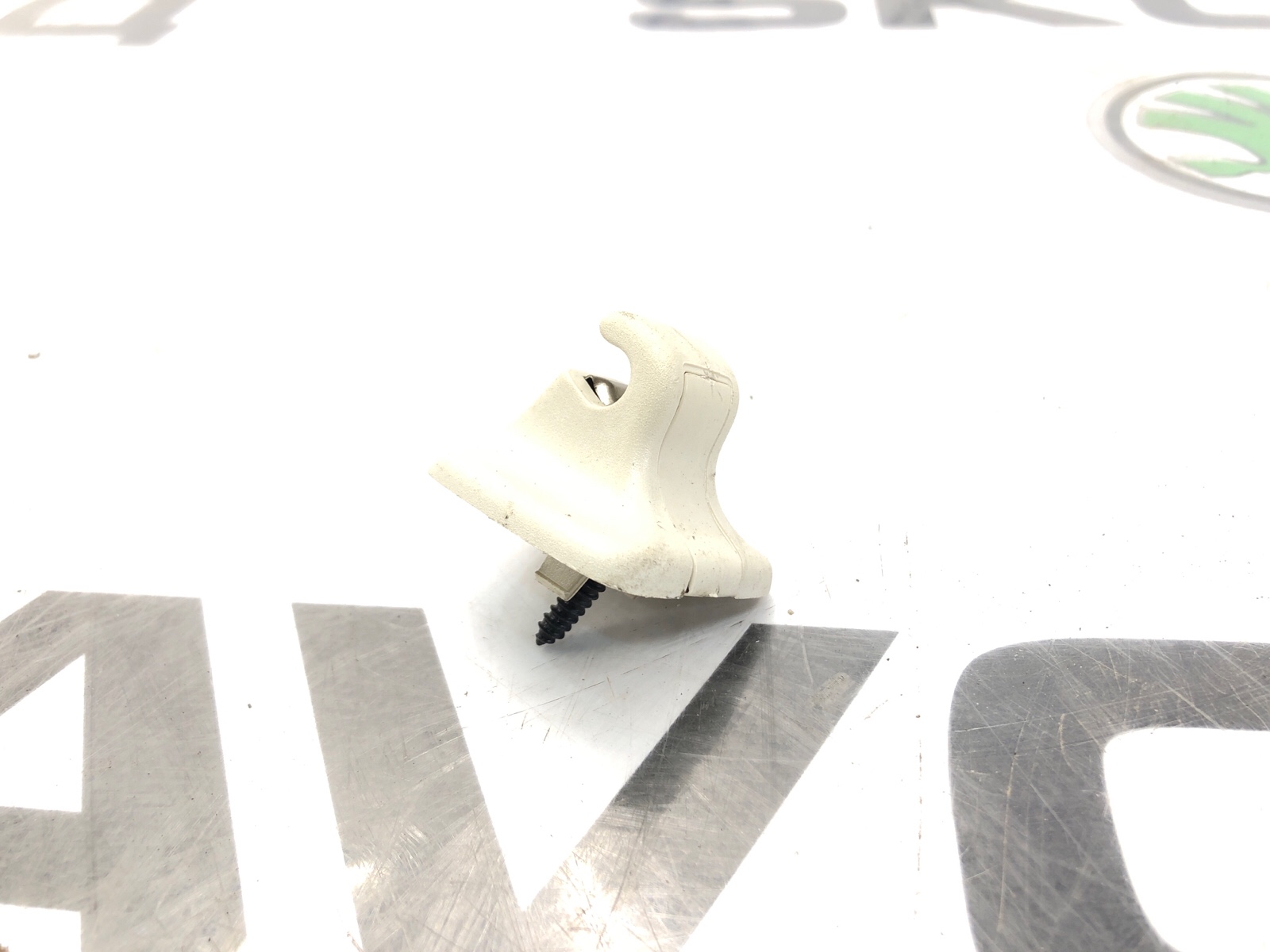 Кронштейн солнцезащитного козырька, 500 рублей, Москва