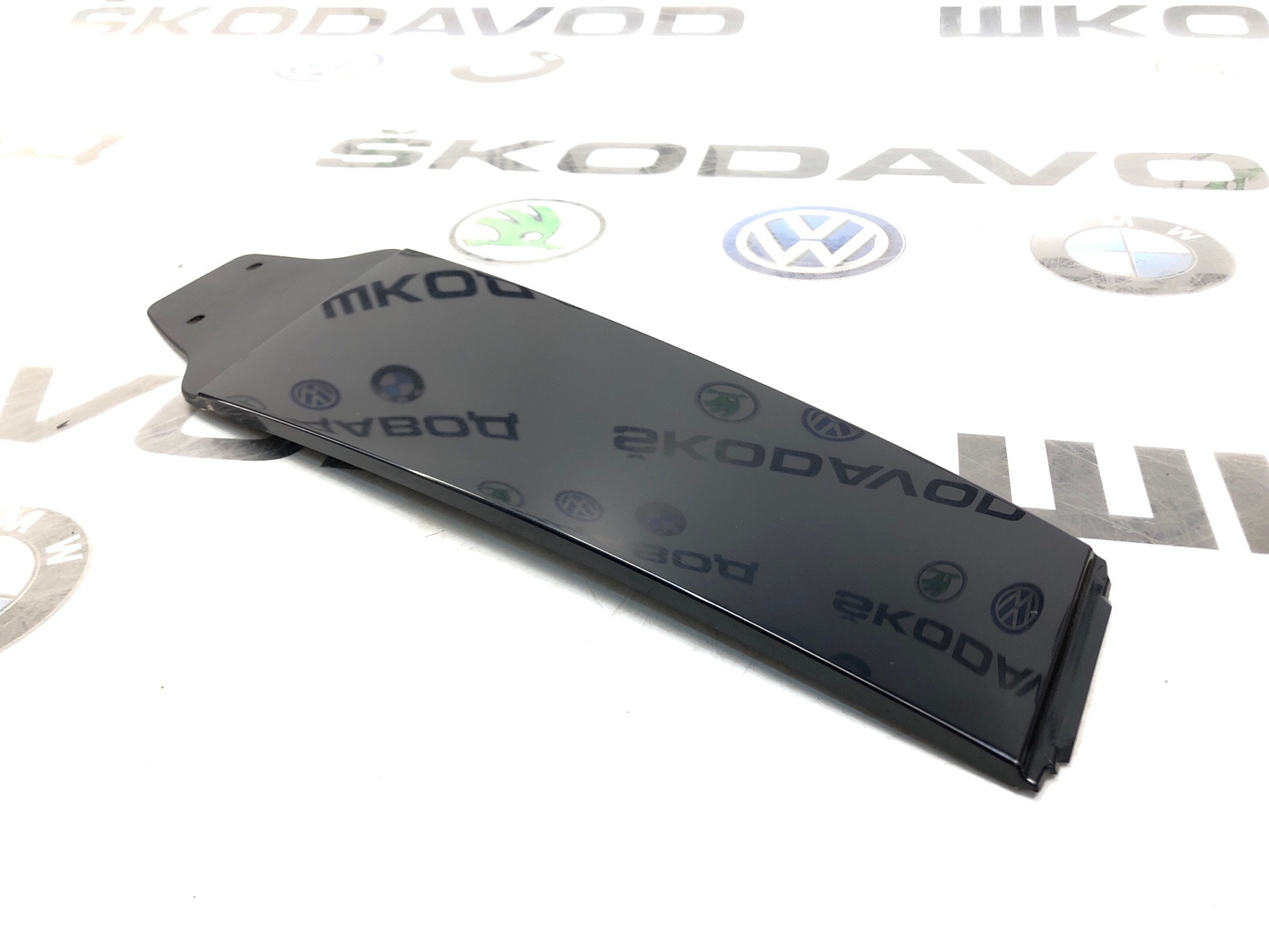 накладка центральной стойки, 1000 рублей, Москва