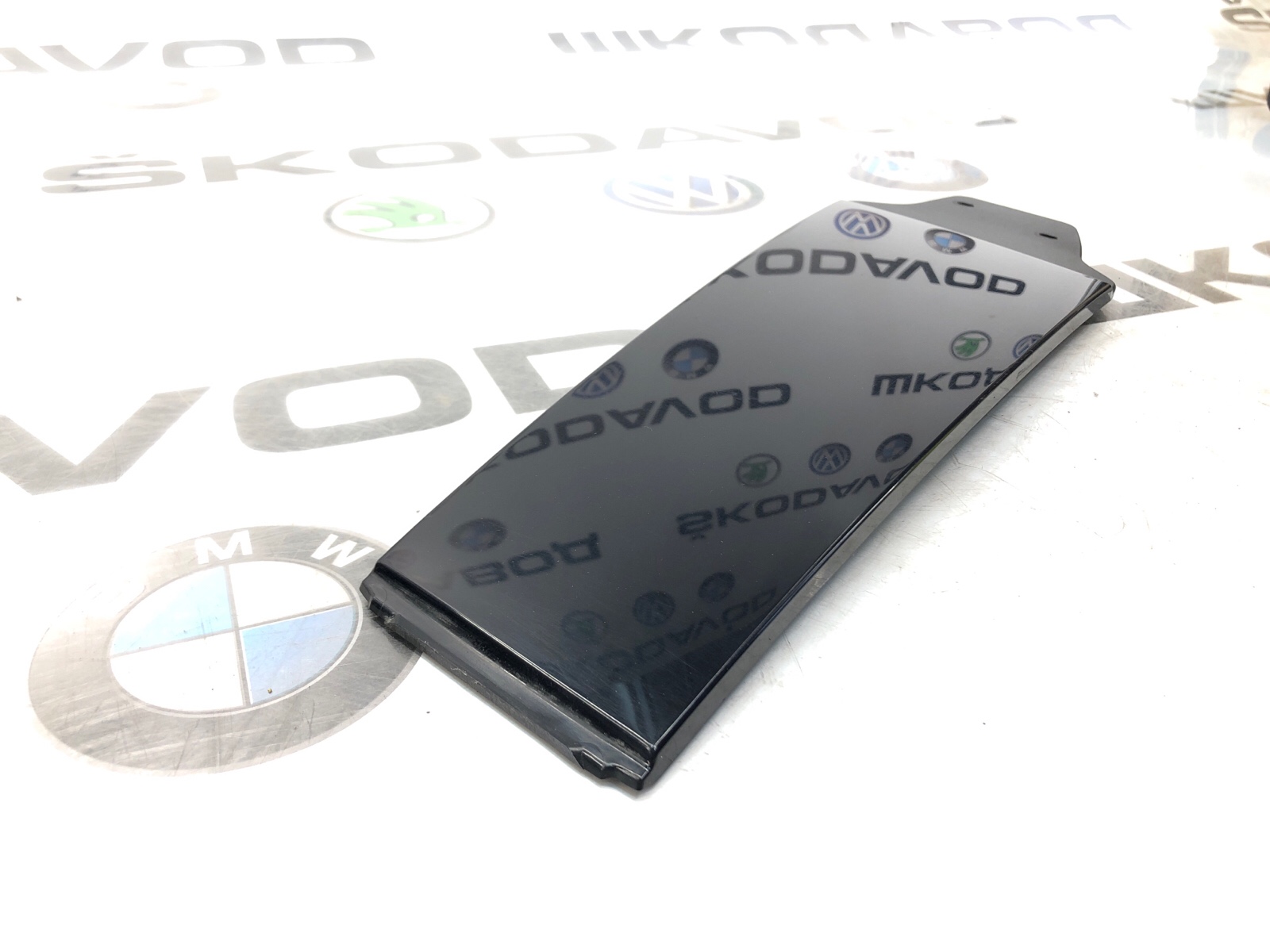 накладка центральной стойки, 1000 рублей, Москва