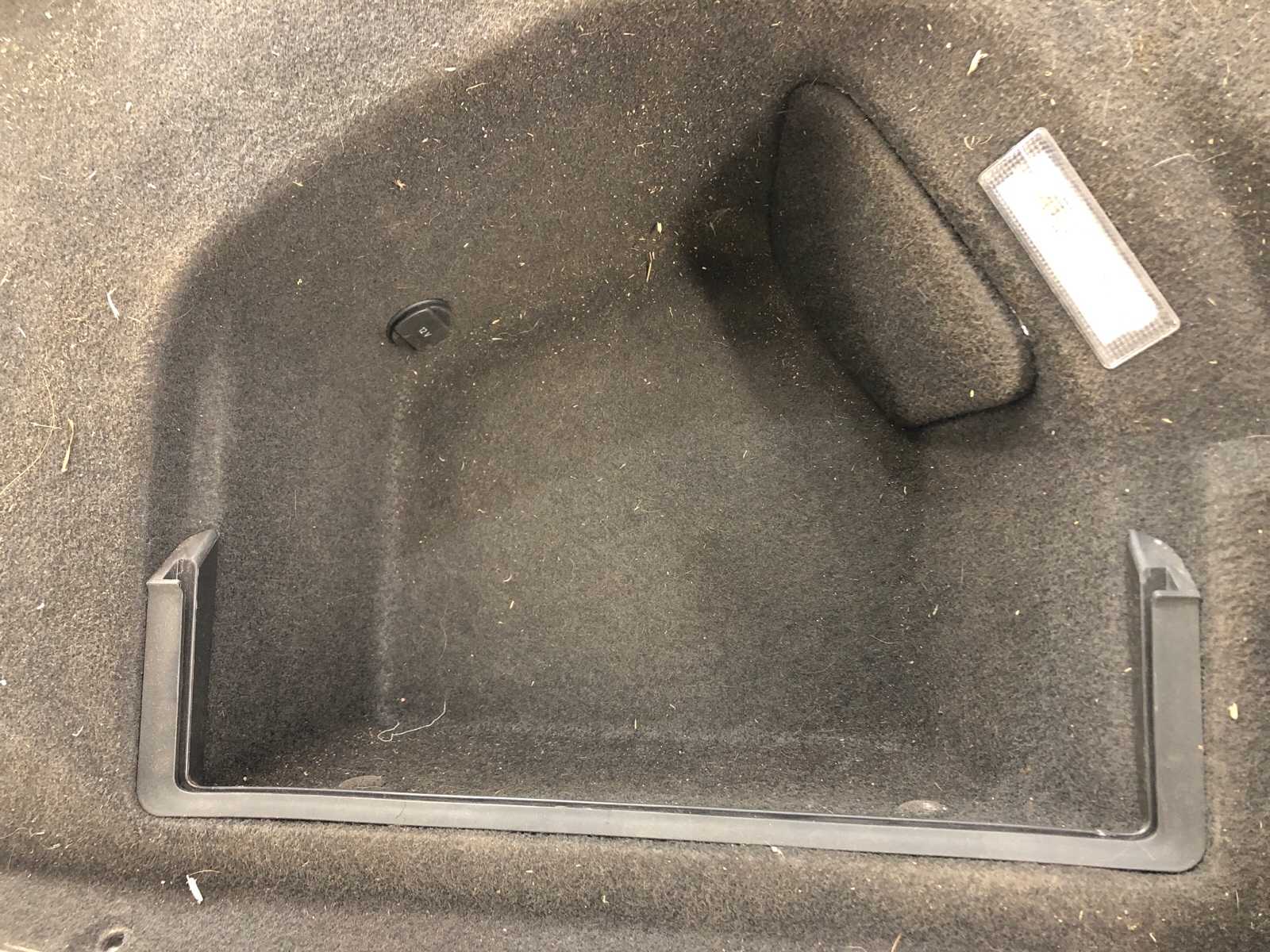 Обшивка багажника, 2000 рублей, Москва