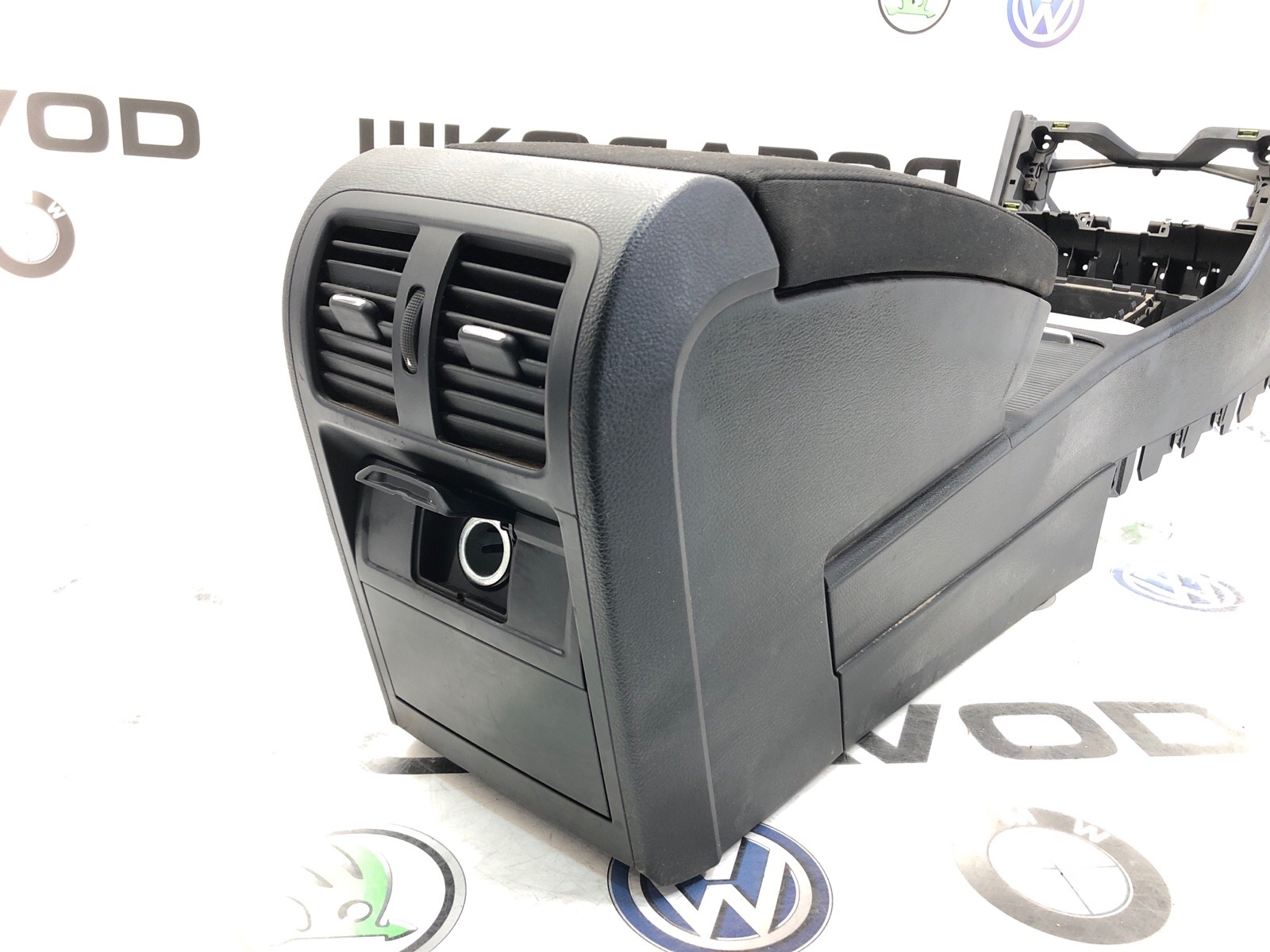 центральная консоль, 7000 рублей, Москва