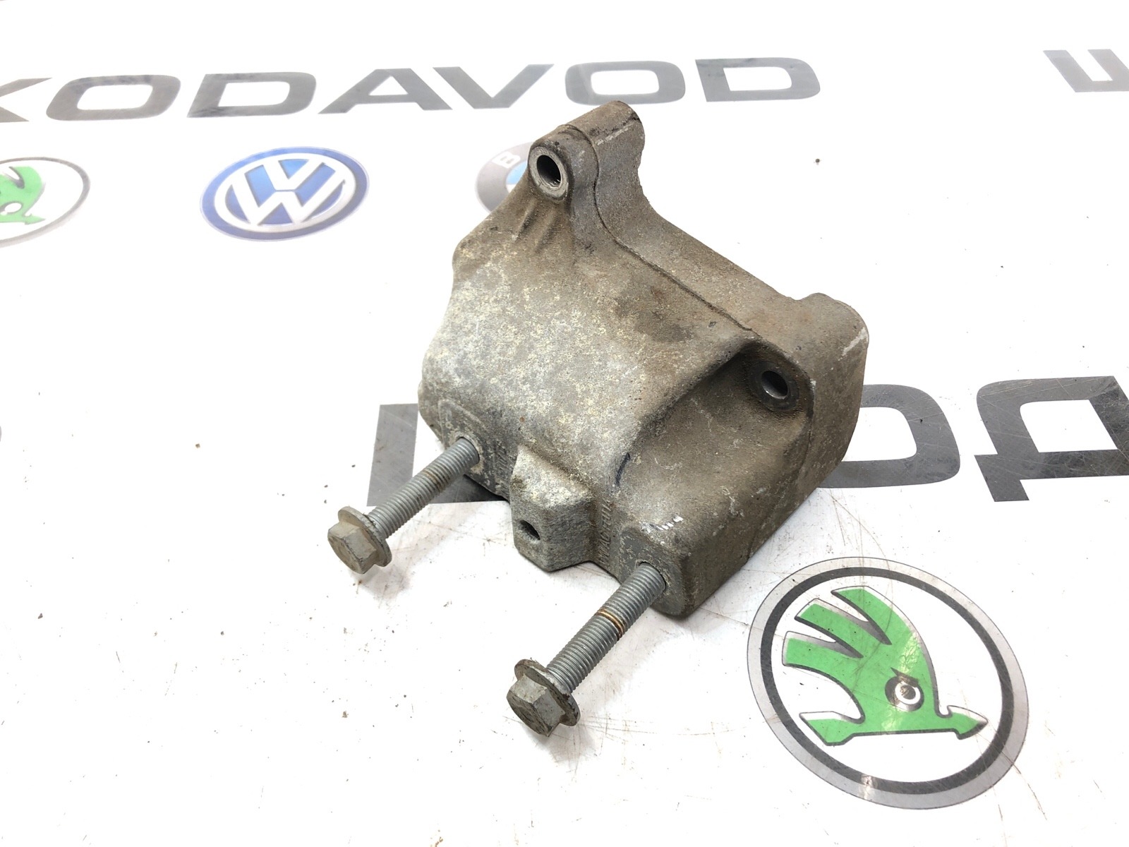 Кронштейн МКПП, 1000 рублей, Москва