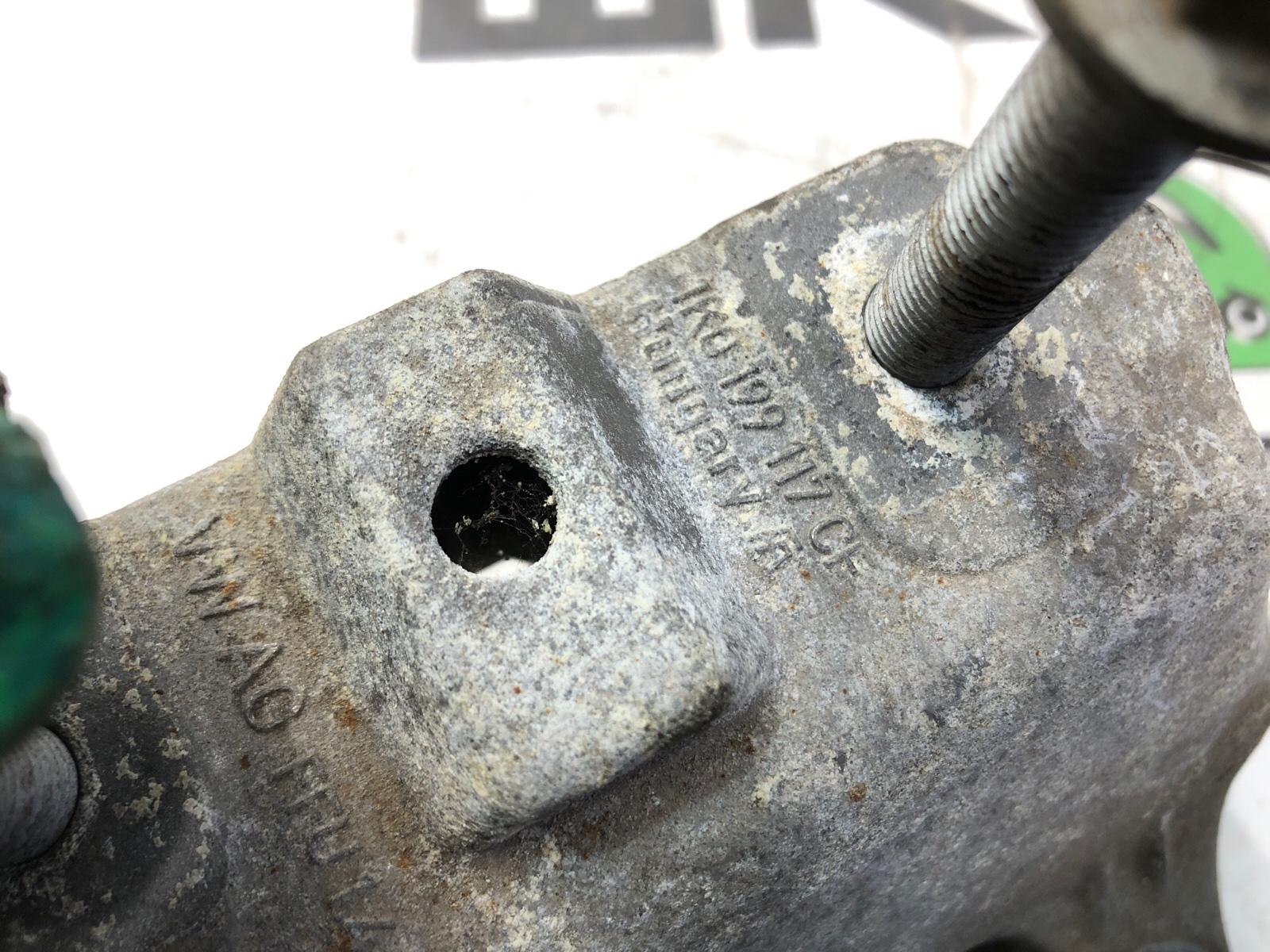 Кронштейн МКПП, 1000 рублей, Москва