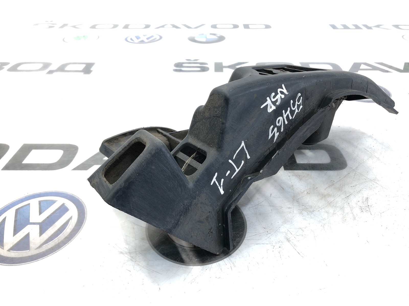 Кронштейн бампера, 1000 рублей, Москва