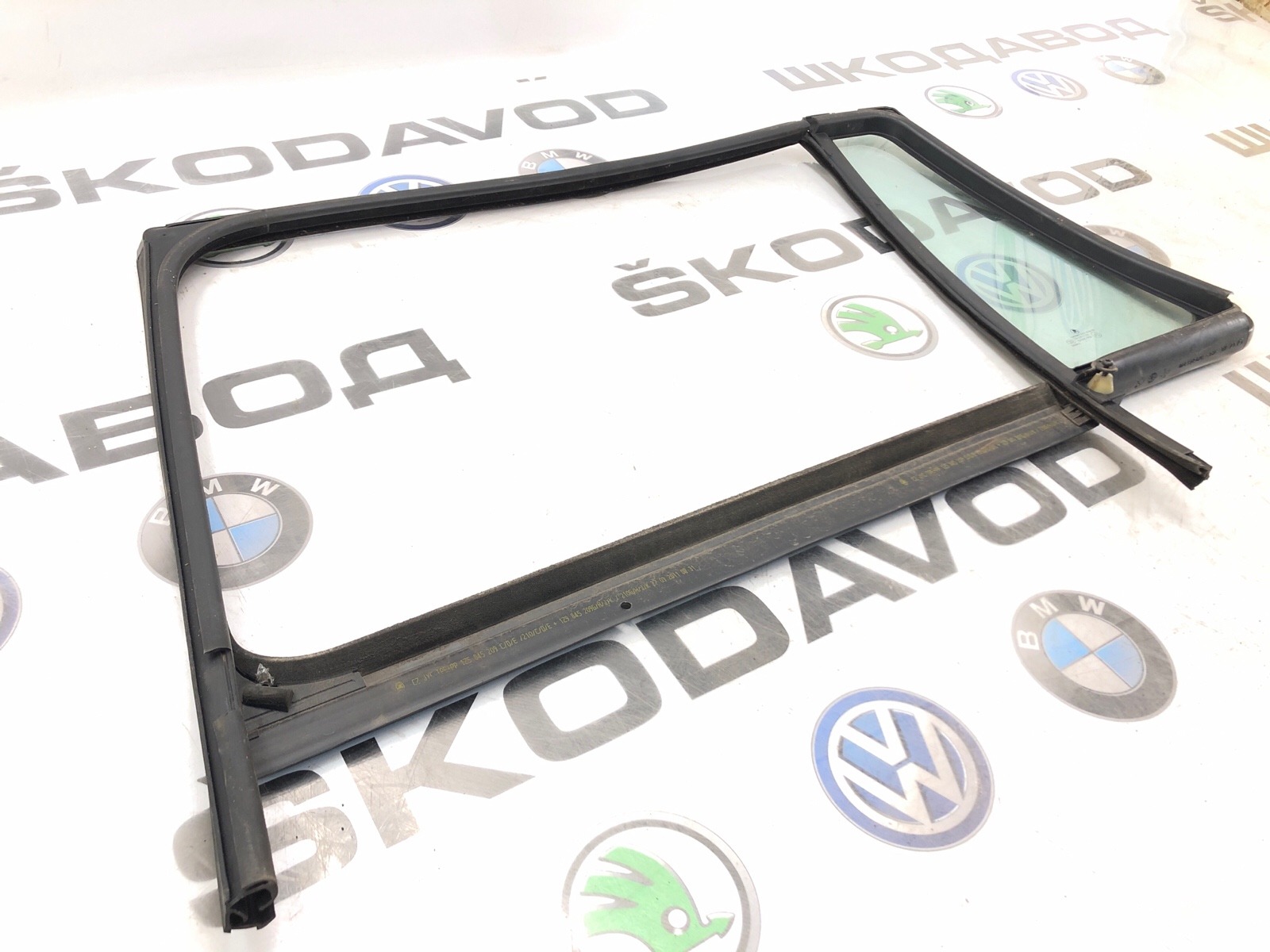 форточка двери, 1500 рублей, Москва