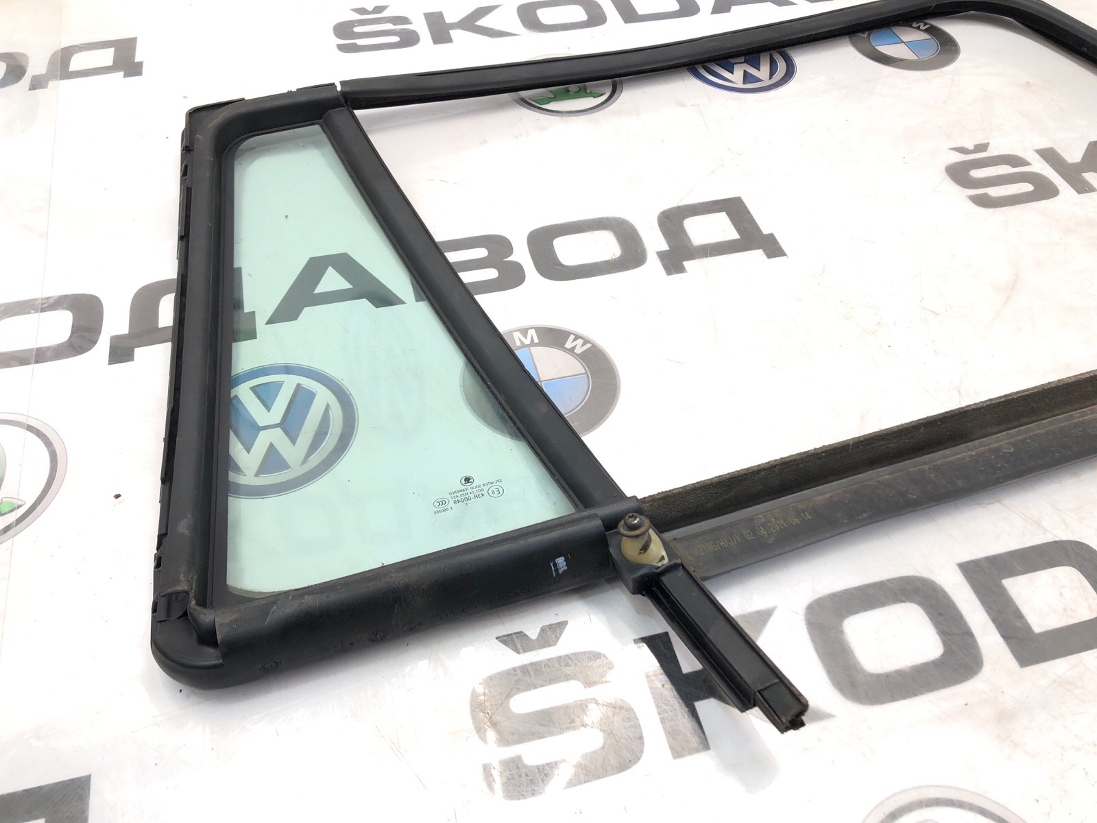 форточка двери, 1500 рублей, Москва