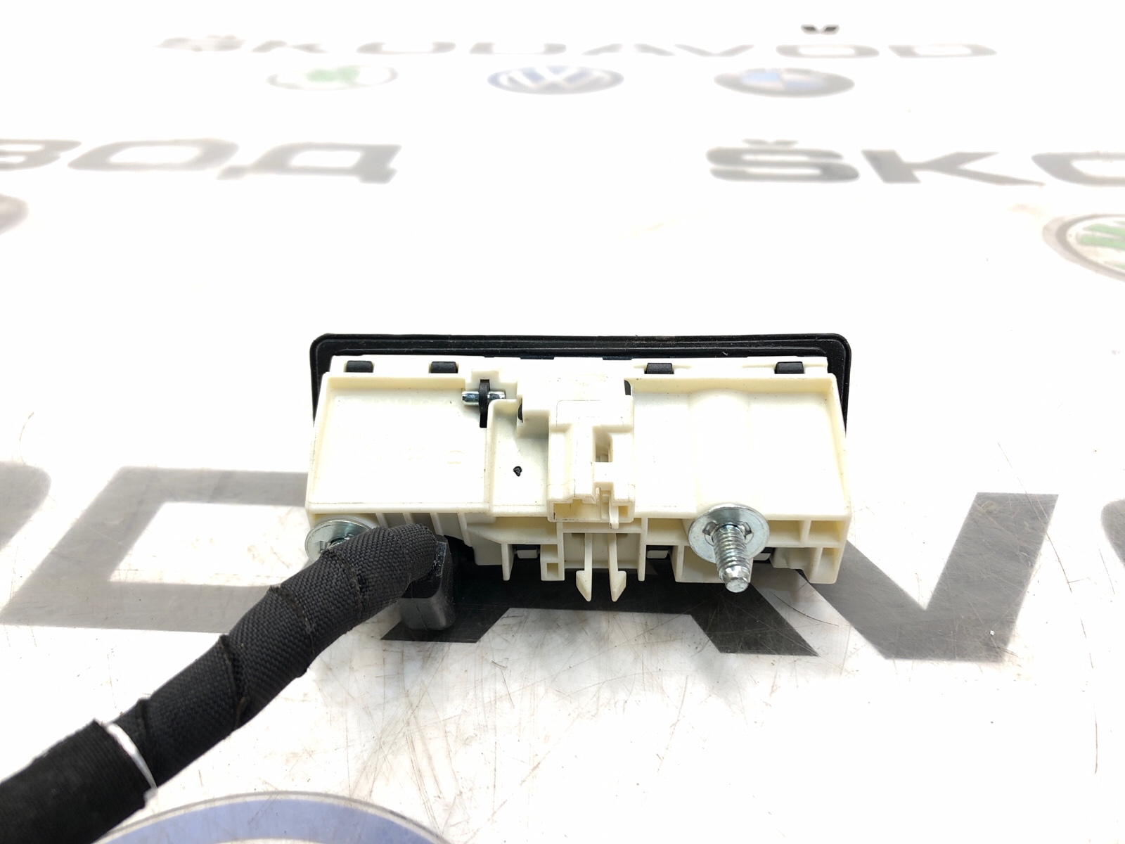 Кнопка открытия багажника, 10000 рублей, Москва