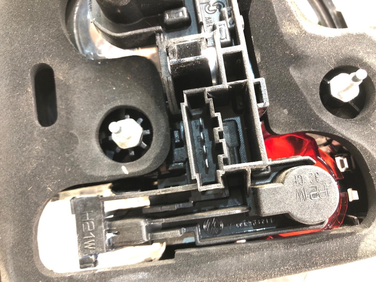 Фонарь в крышку багажника, 2500 рублей, Москва