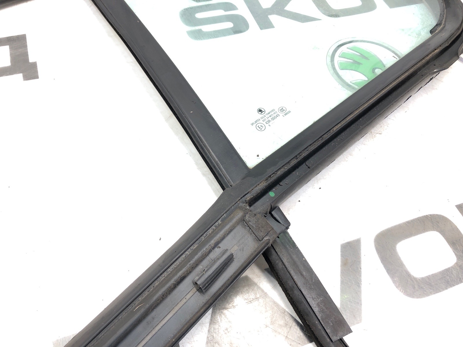 форточка двери, 2500 рублей, Москва