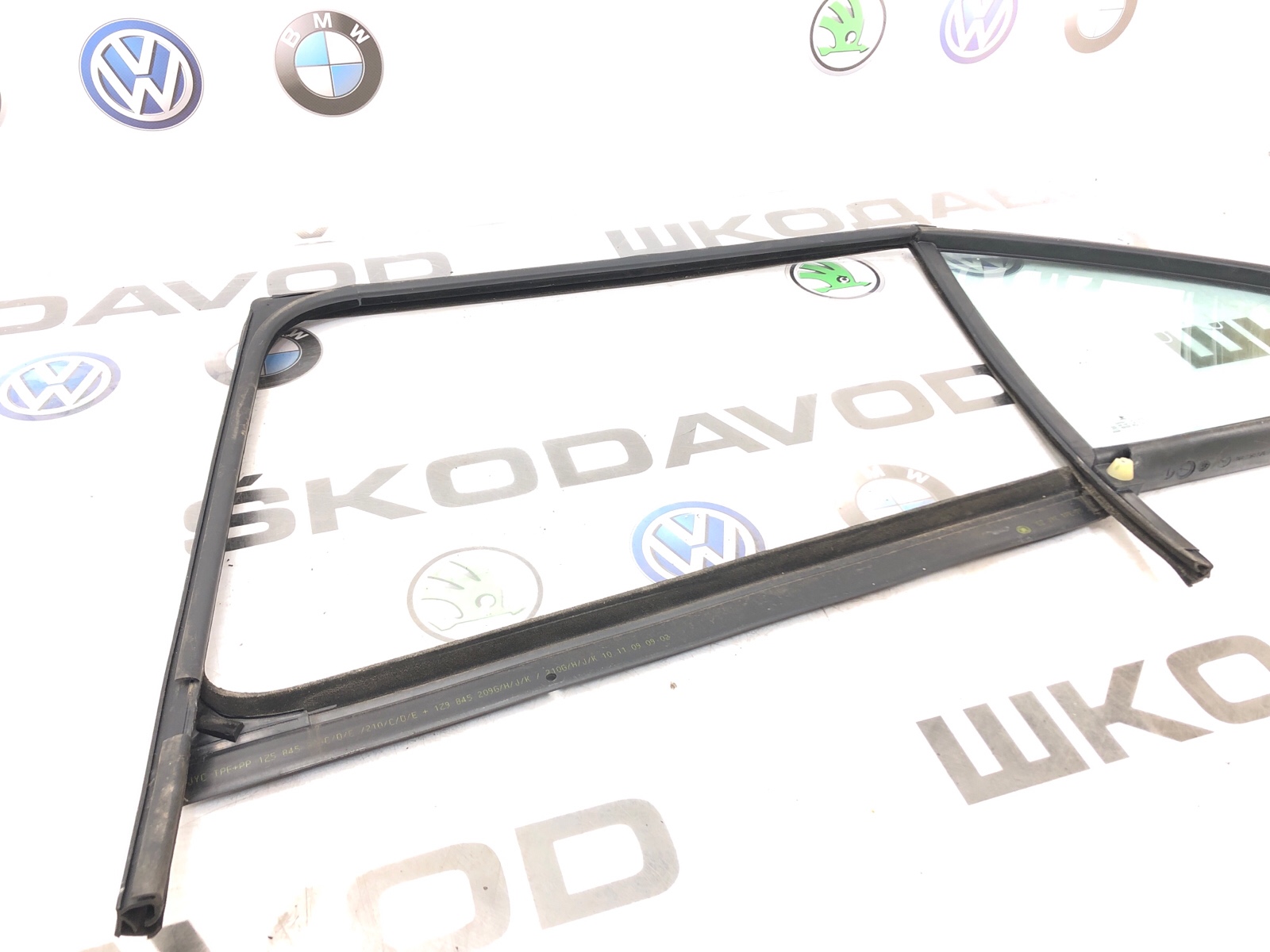 форточка двери, 2500 рублей, Москва