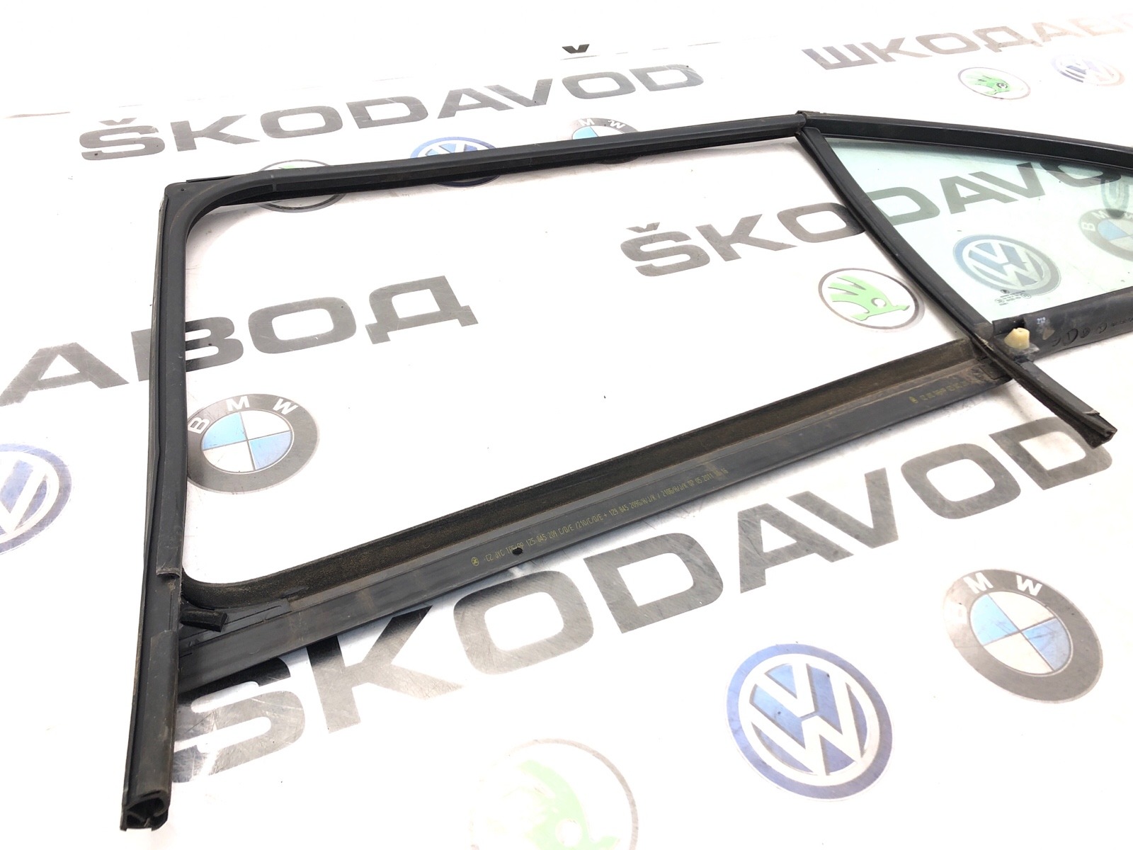 форточка двери, 2500 рублей, Москва