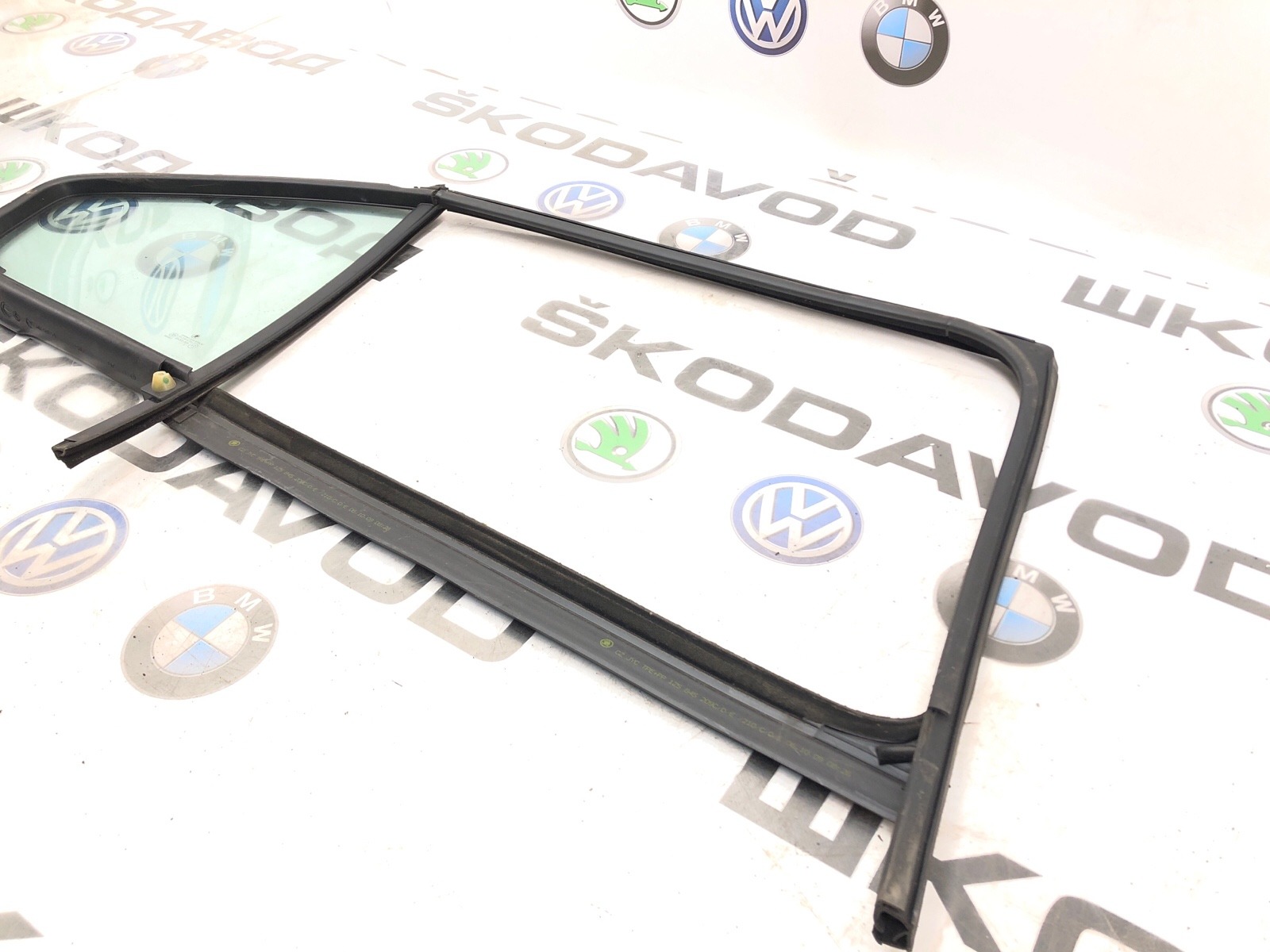 форточка двери, 2500 рублей, Москва