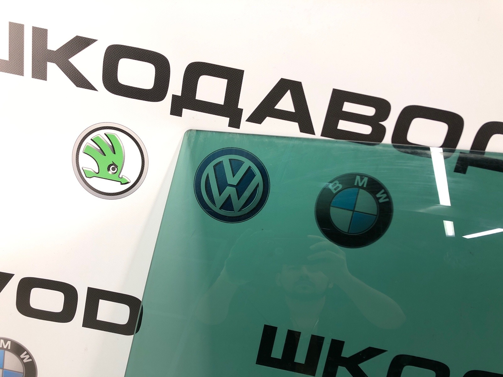 Стекло двери, 2000 рублей, Москва