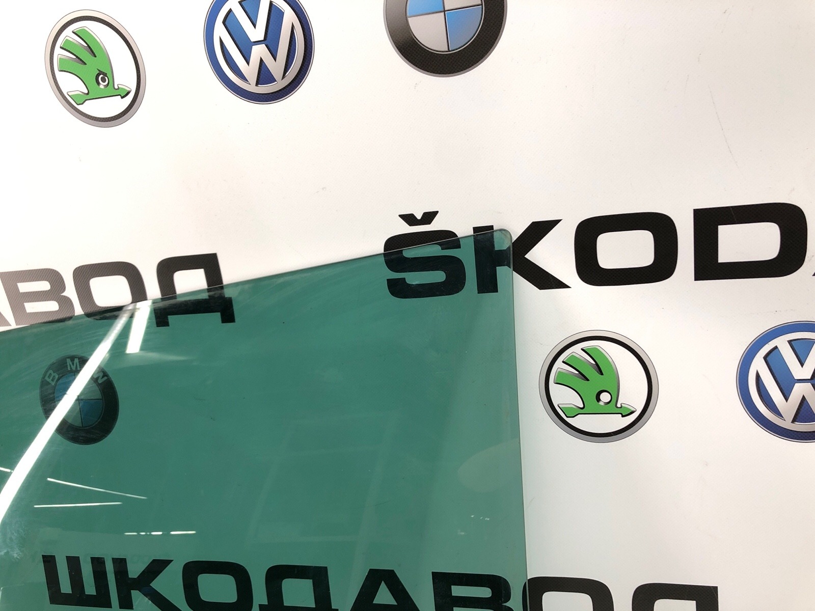 Стекло двери, 2000 рублей, Москва