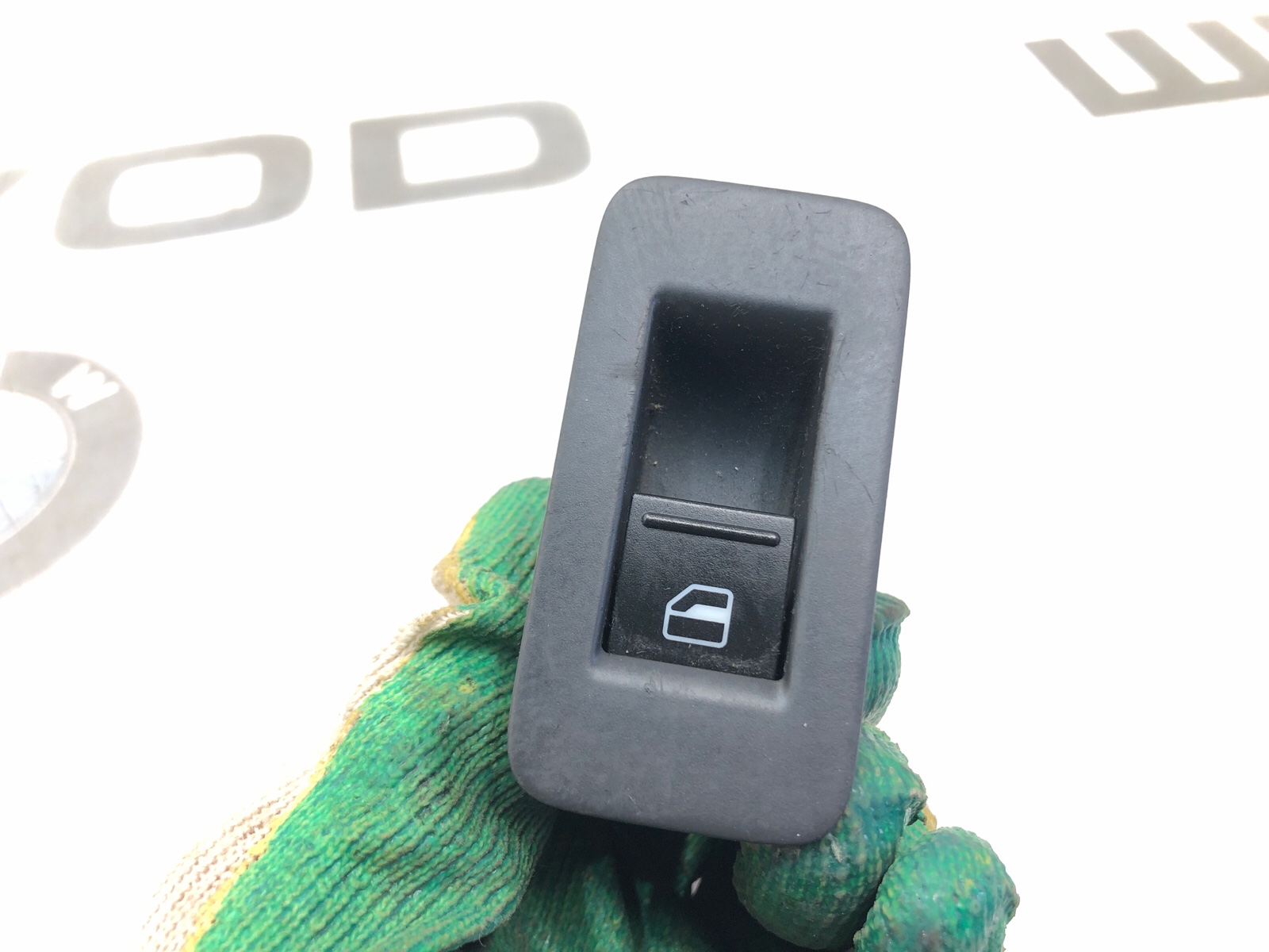 кнопка стеклоподъемника, 1000 рублей, Москва