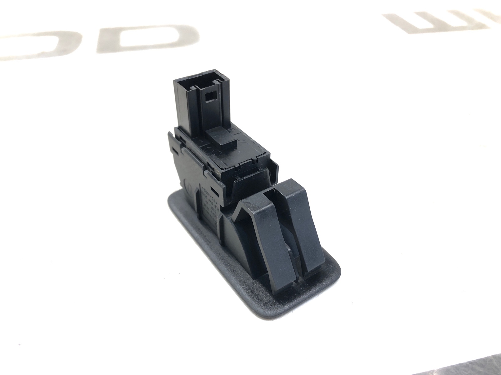 кнопка стеклоподъемника, 1000 рублей, Москва