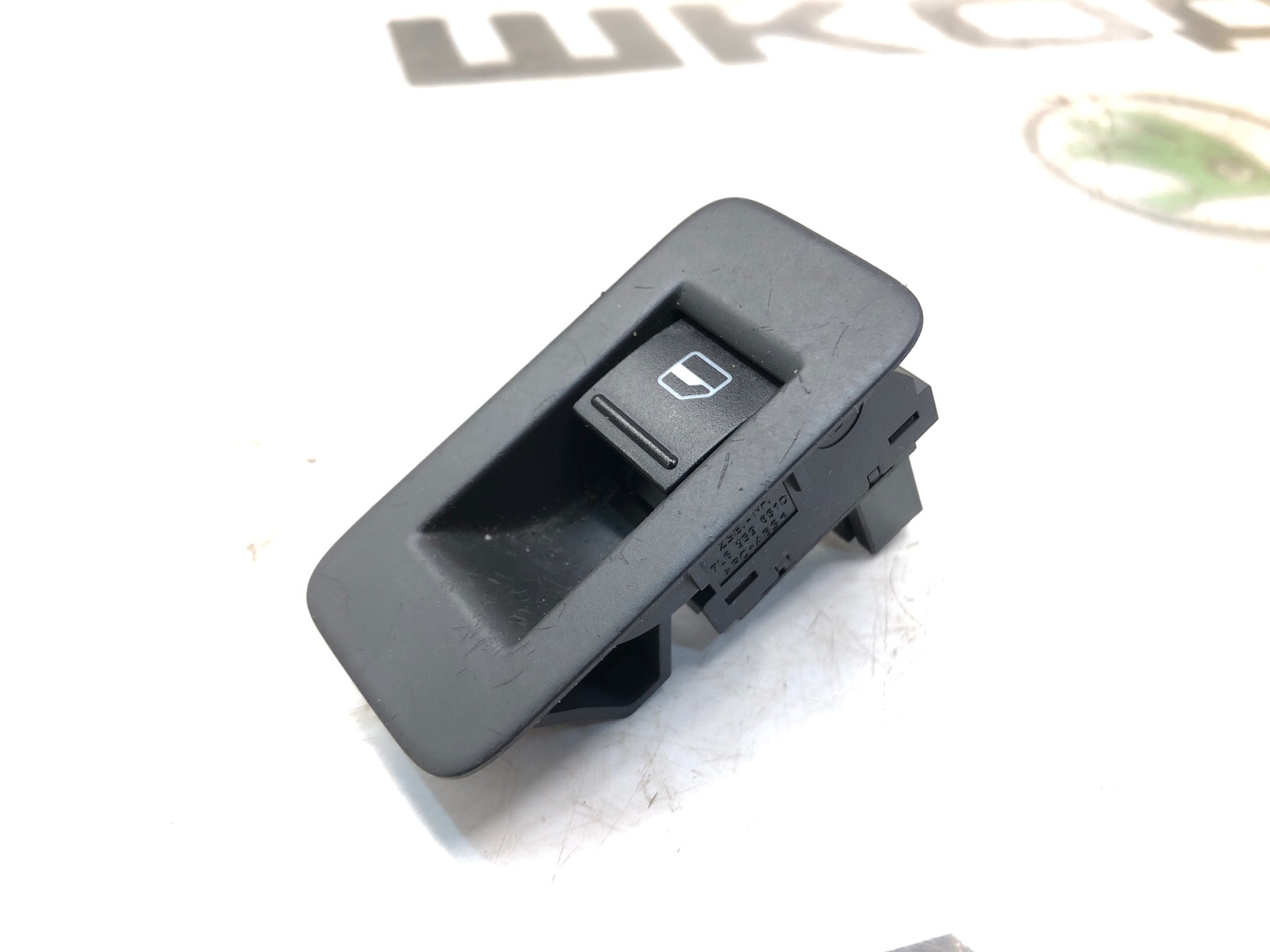 кнопка стеклоподъемника, 1000 рублей, Москва