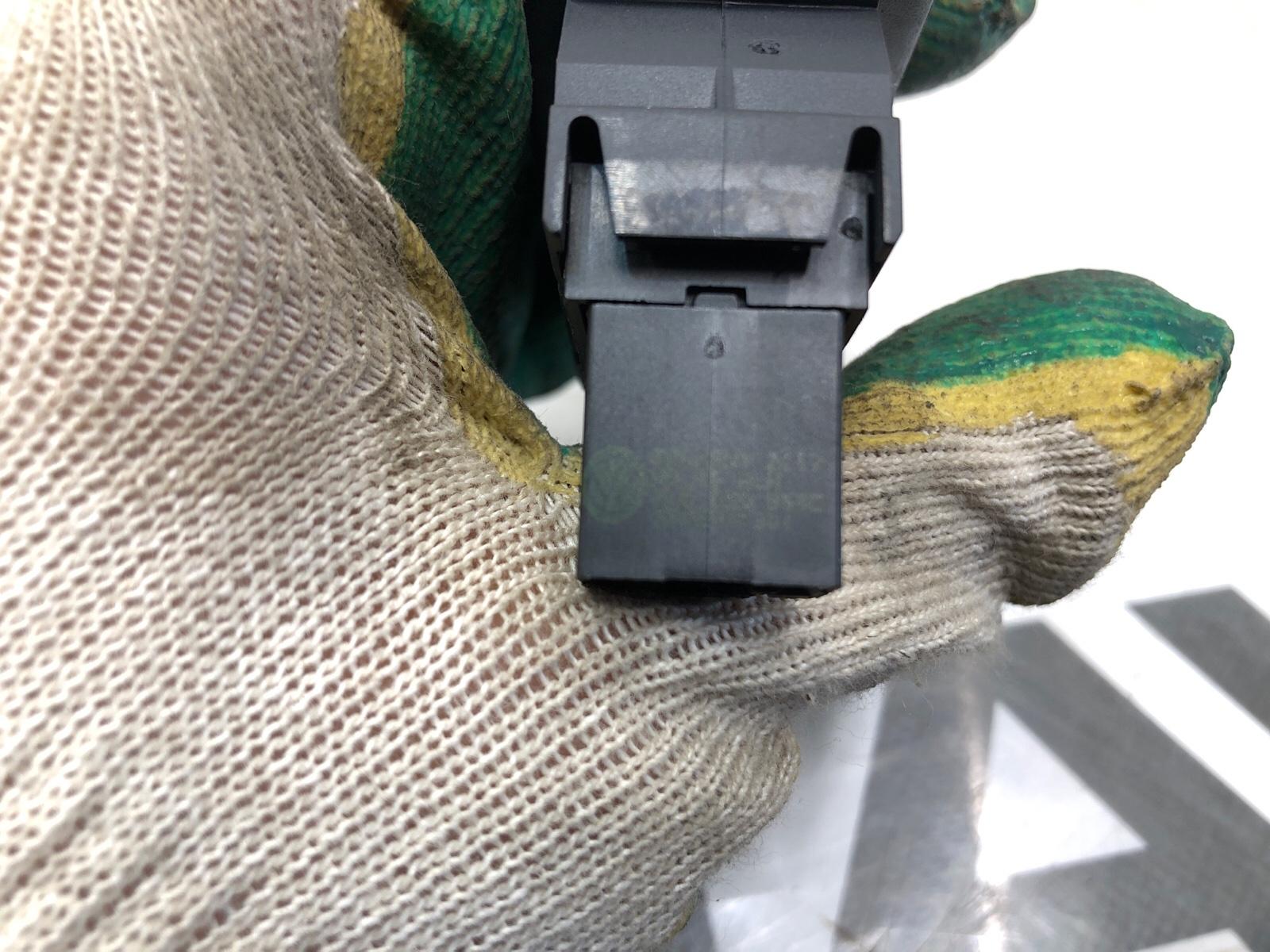 кнопка стеклоподъемника, 1000 рублей, Москва