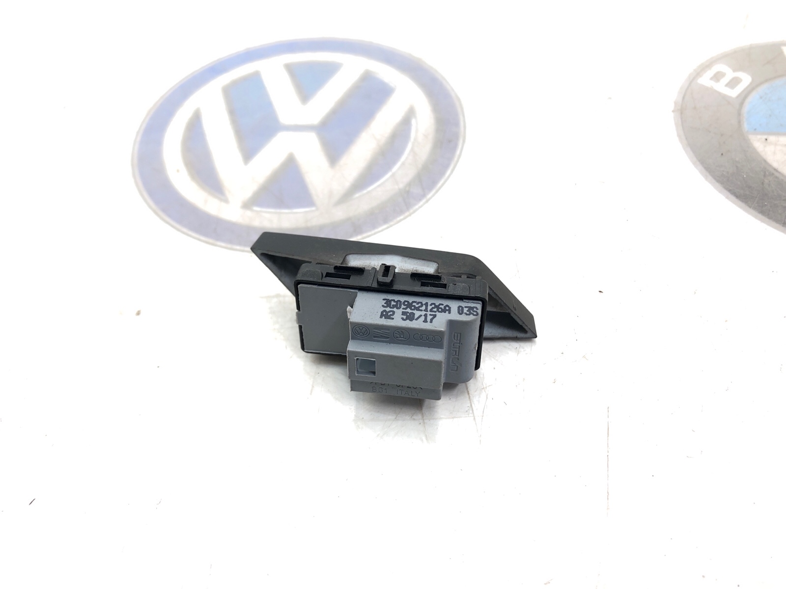 кнопка центрального замка, 1000 рублей, Москва