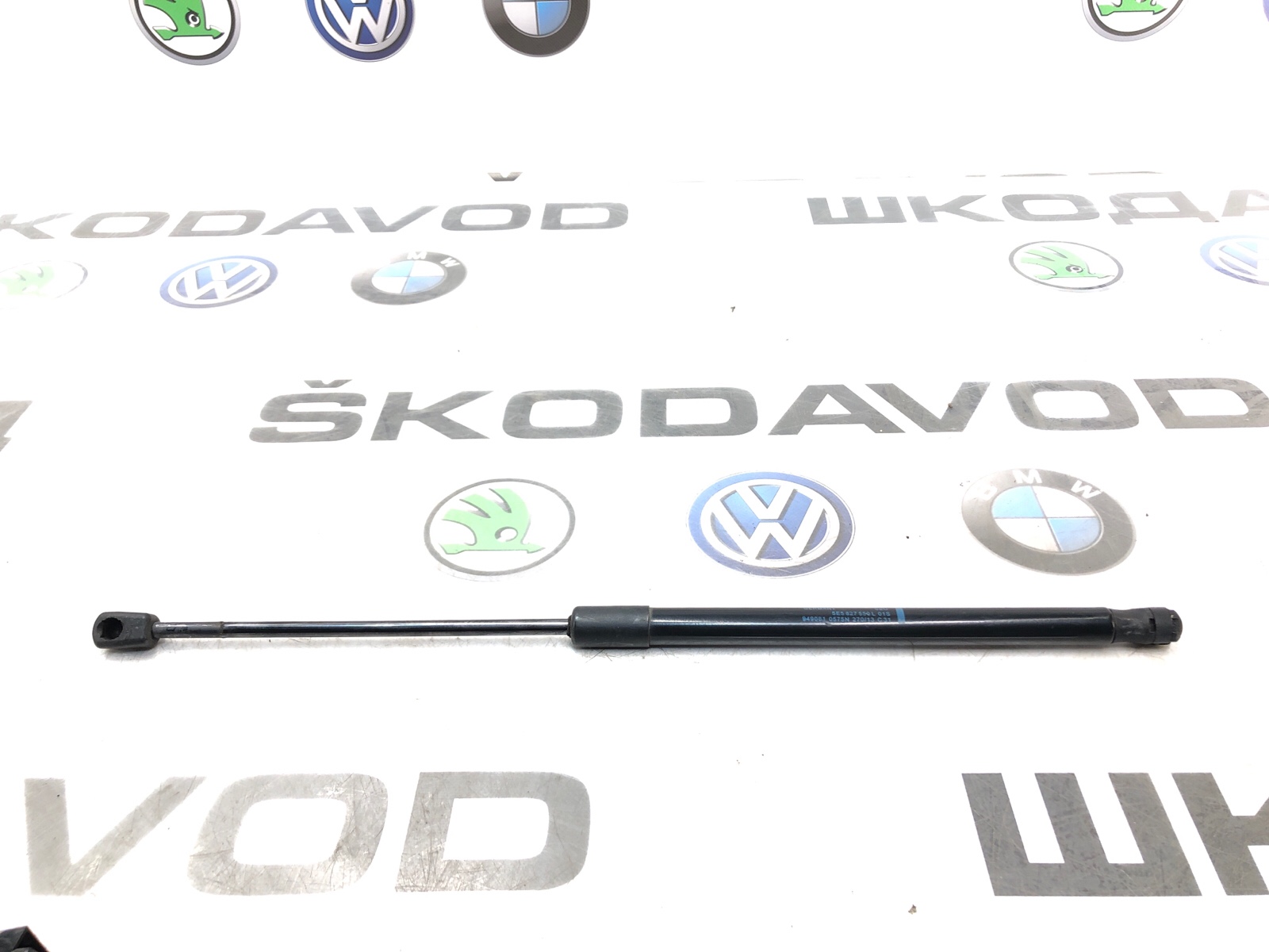 Амортизатор крышки багажника, 500 рублей, Москва