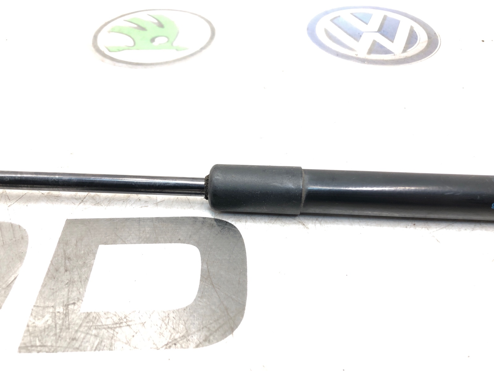 Амортизатор крышки багажника, 500 рублей, Москва