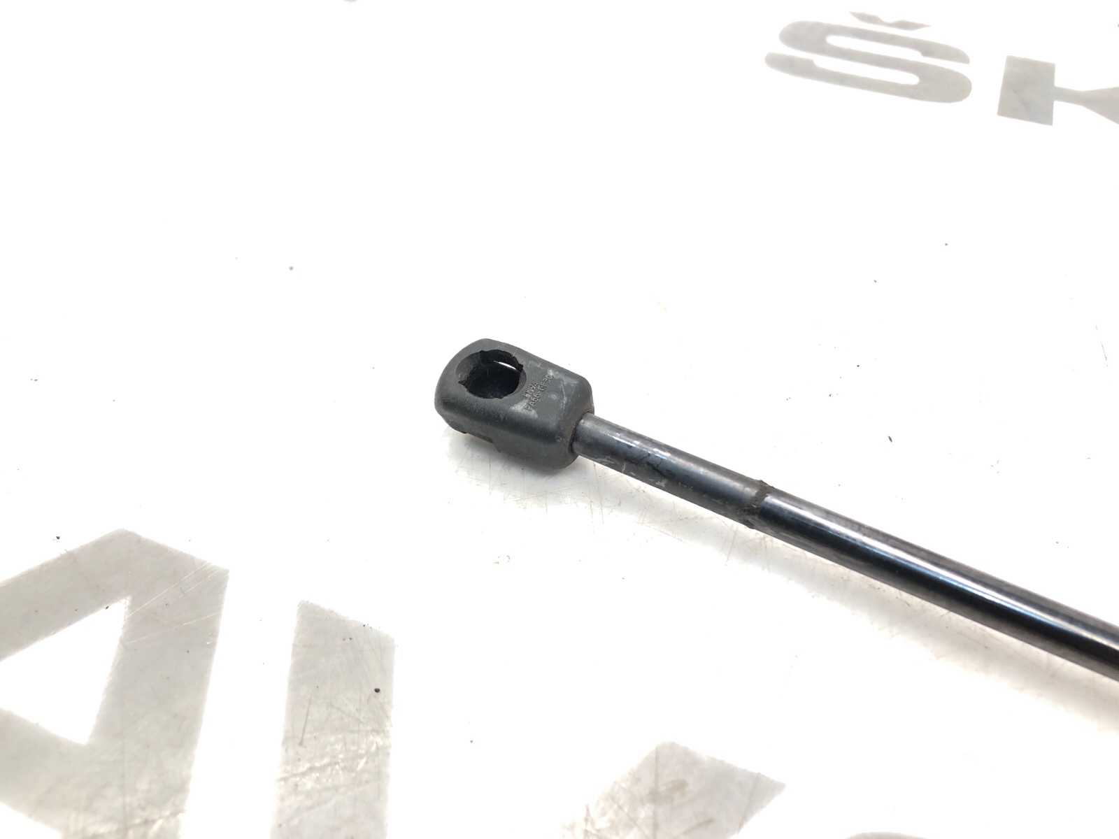 Амортизатор крышки багажника, 500 рублей, Москва