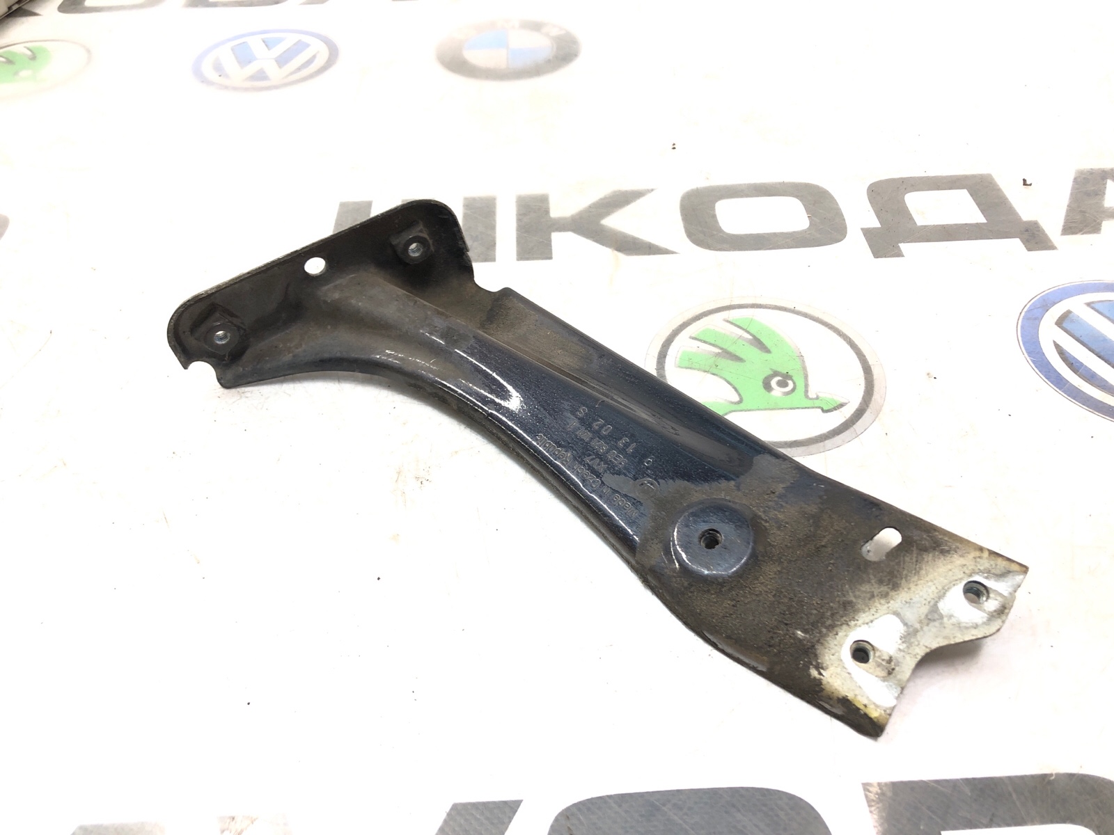 Кронштейн крыла, 500 рублей, Москва