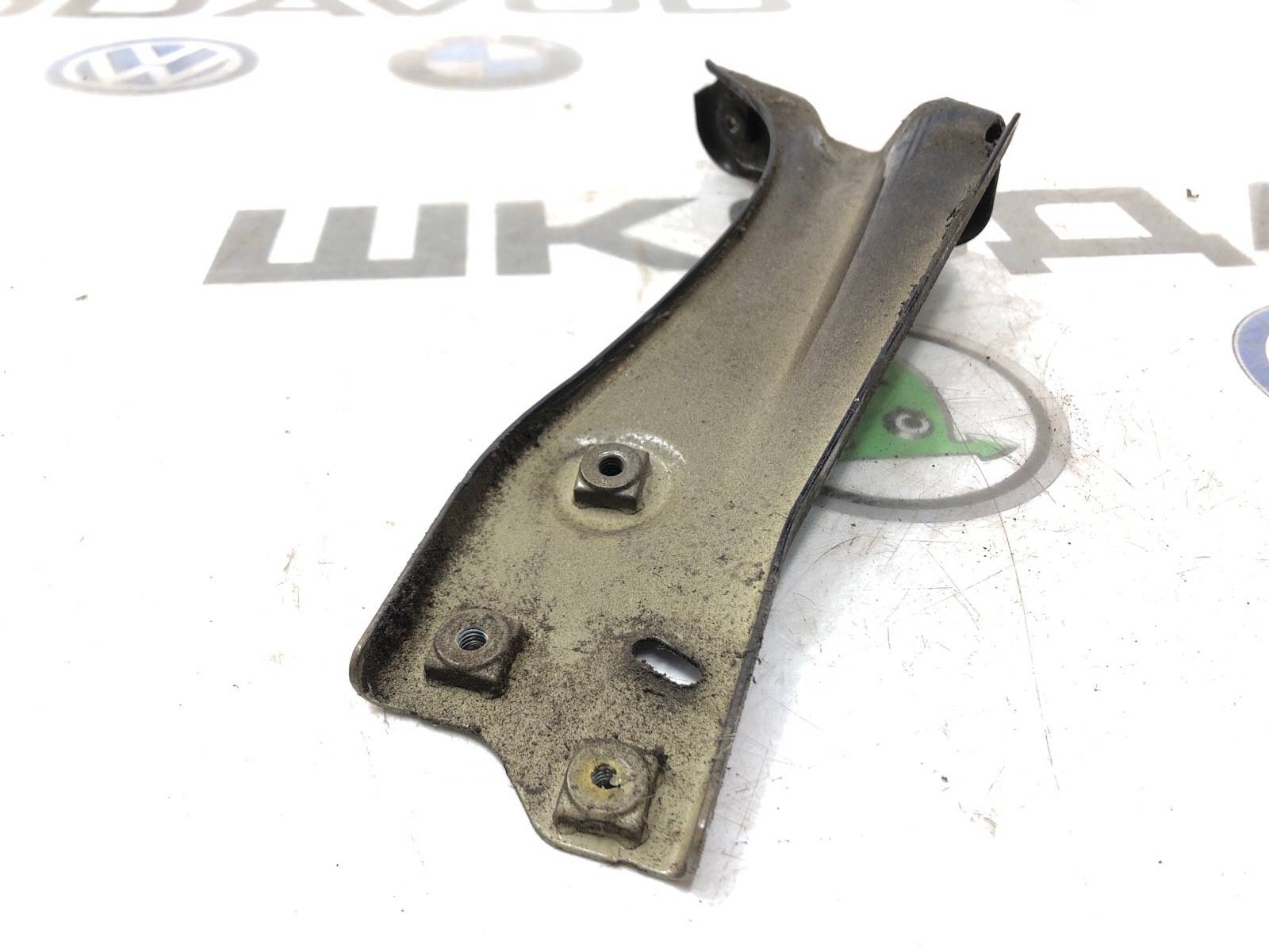 Кронштейн крыла, 500 рублей, Москва