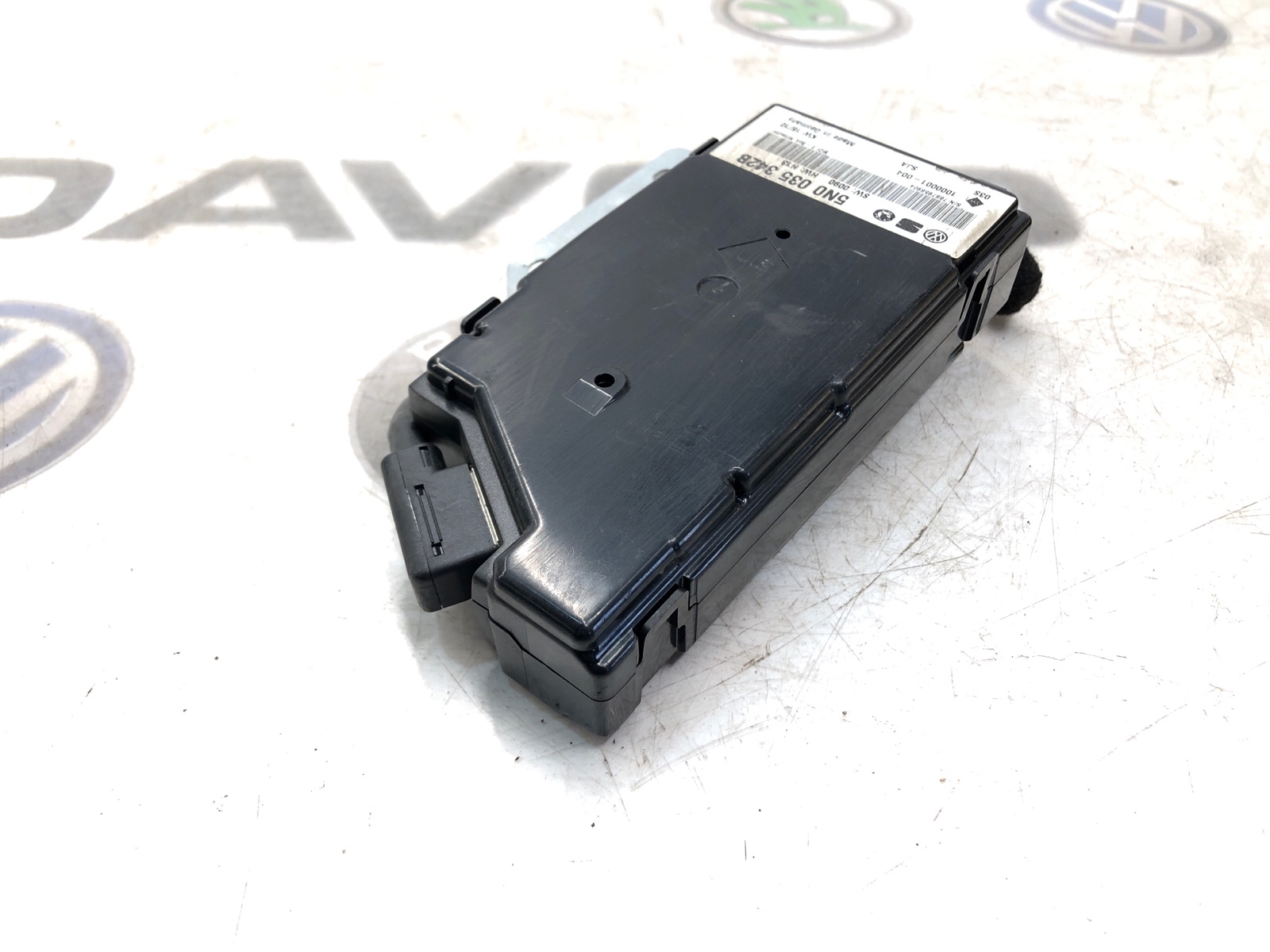 Блок управления мультимедиа, 1000 рублей, Москва