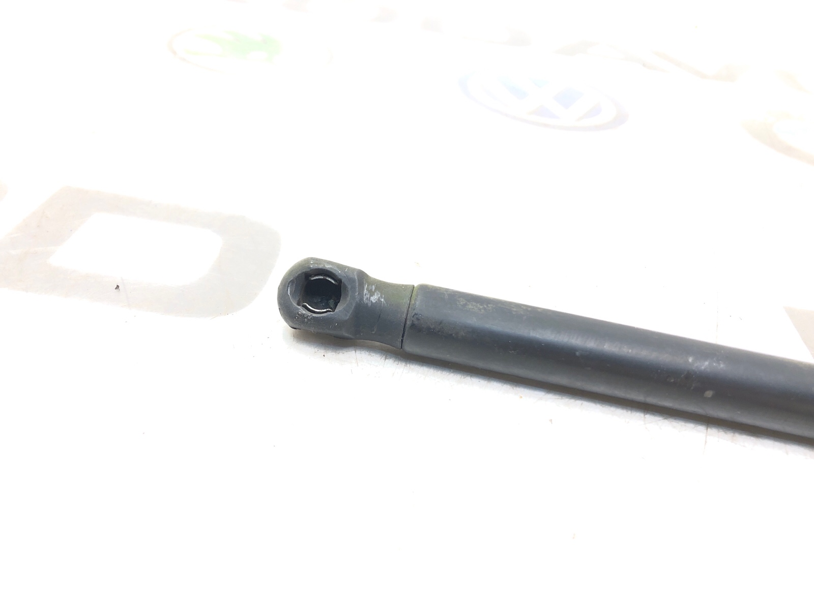 Амортизатор крышки багажника, 500 рублей, Москва