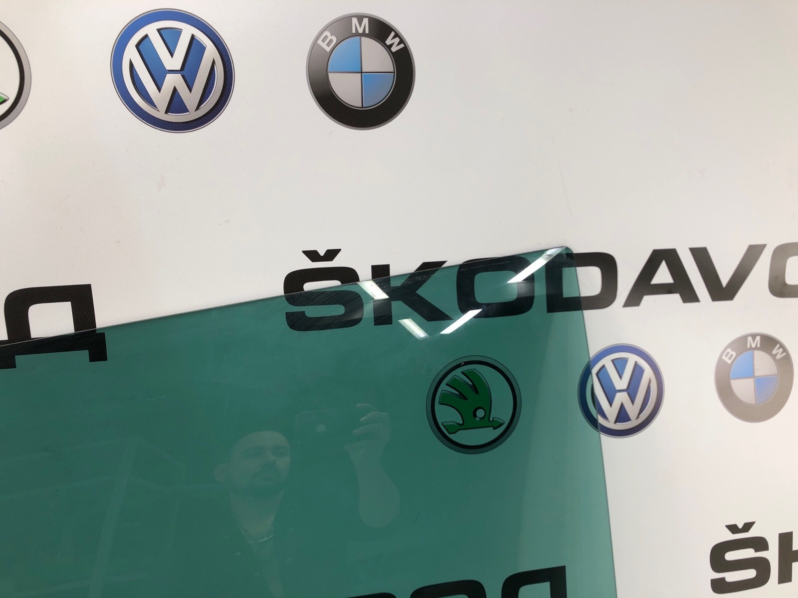 Стекло двери, 2000 рублей, Москва