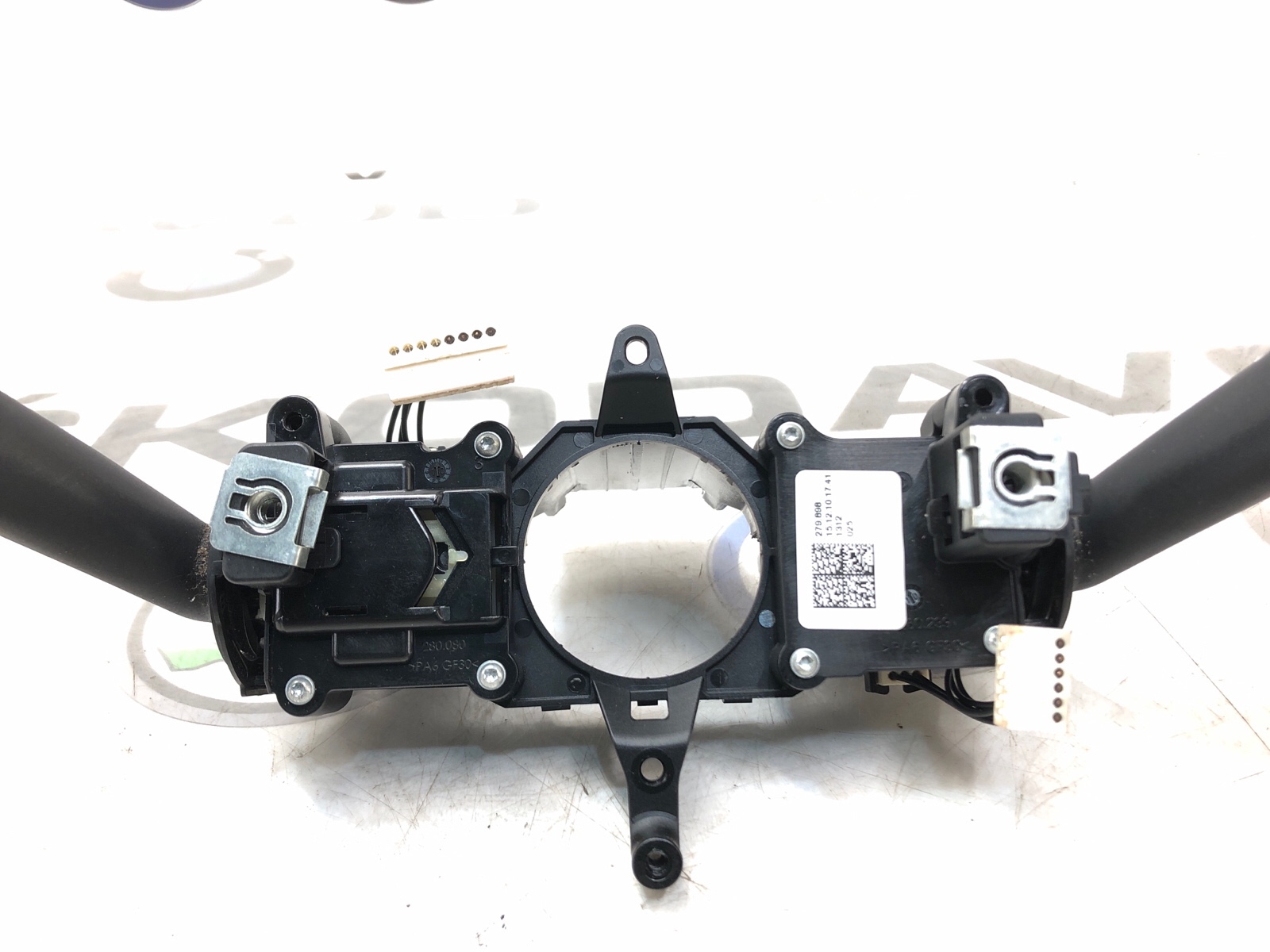 Подрулевой переключатель, 2000 рублей, Москва