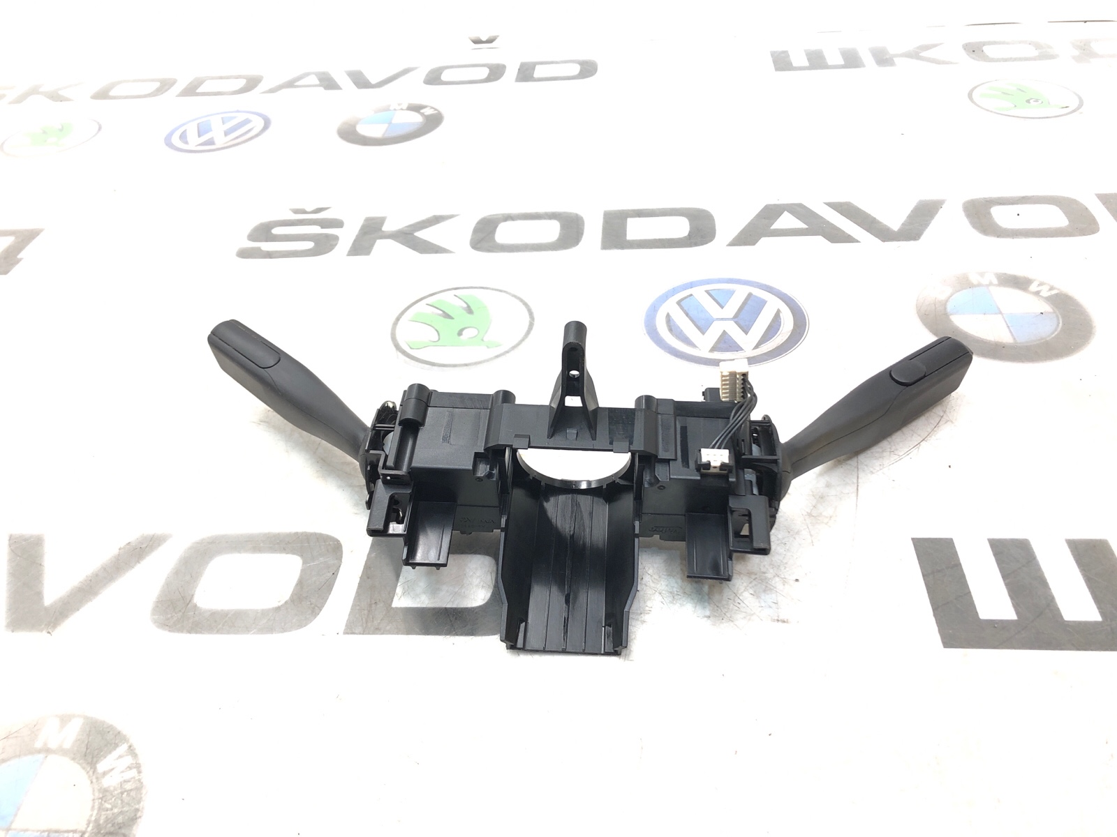 Подрулевой переключатель, 2000 рублей, Москва