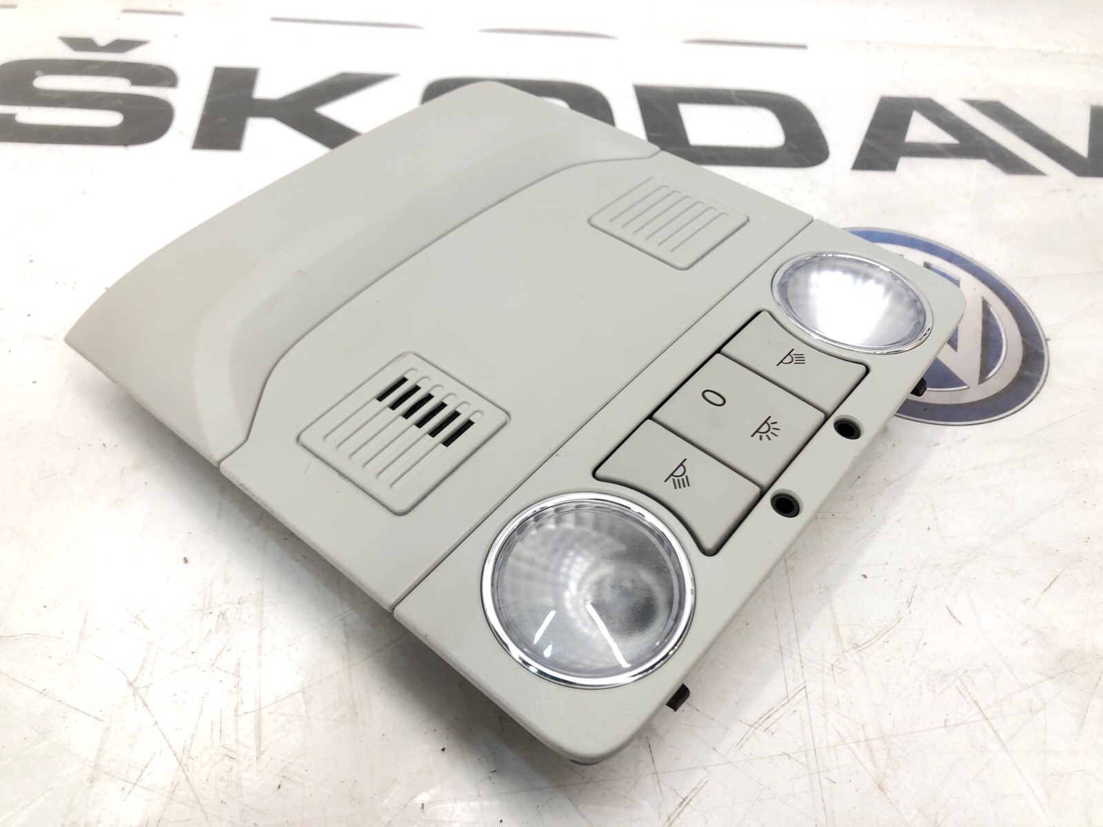 Плафон освещения салона, 3000 рублей, Москва