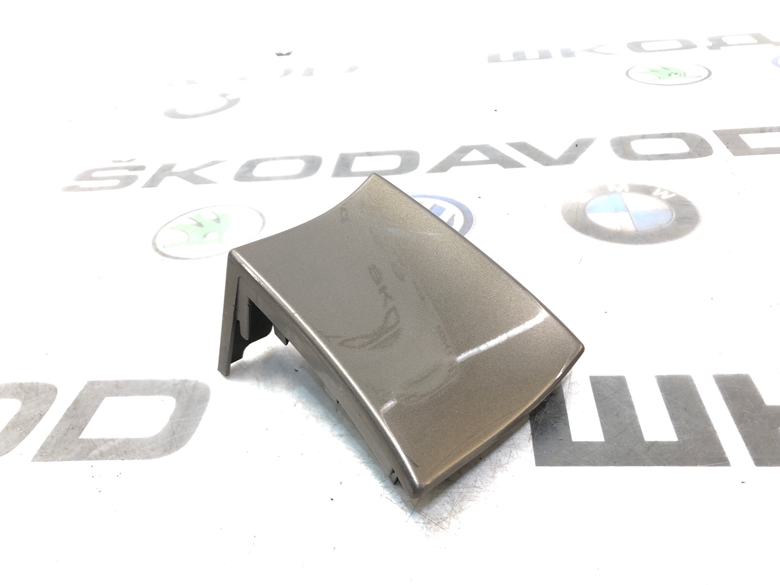 Планка под фонарь, 1000 рублей, Москва