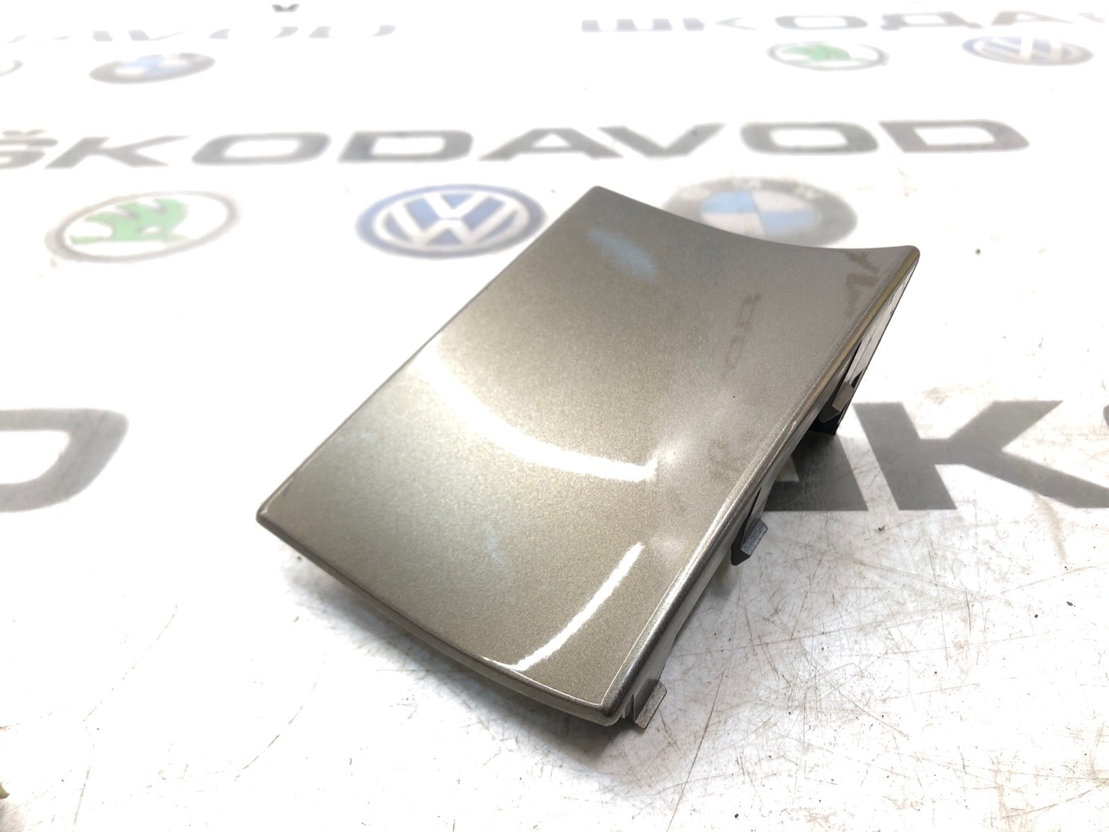 Планка под фонарь, 1000 рублей, Москва