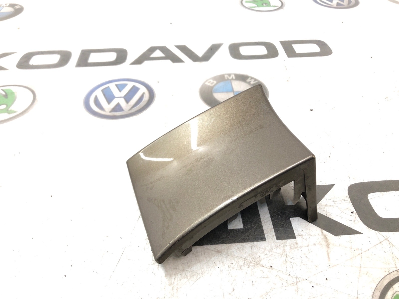 Планка под фонарь, 1000 рублей, Москва