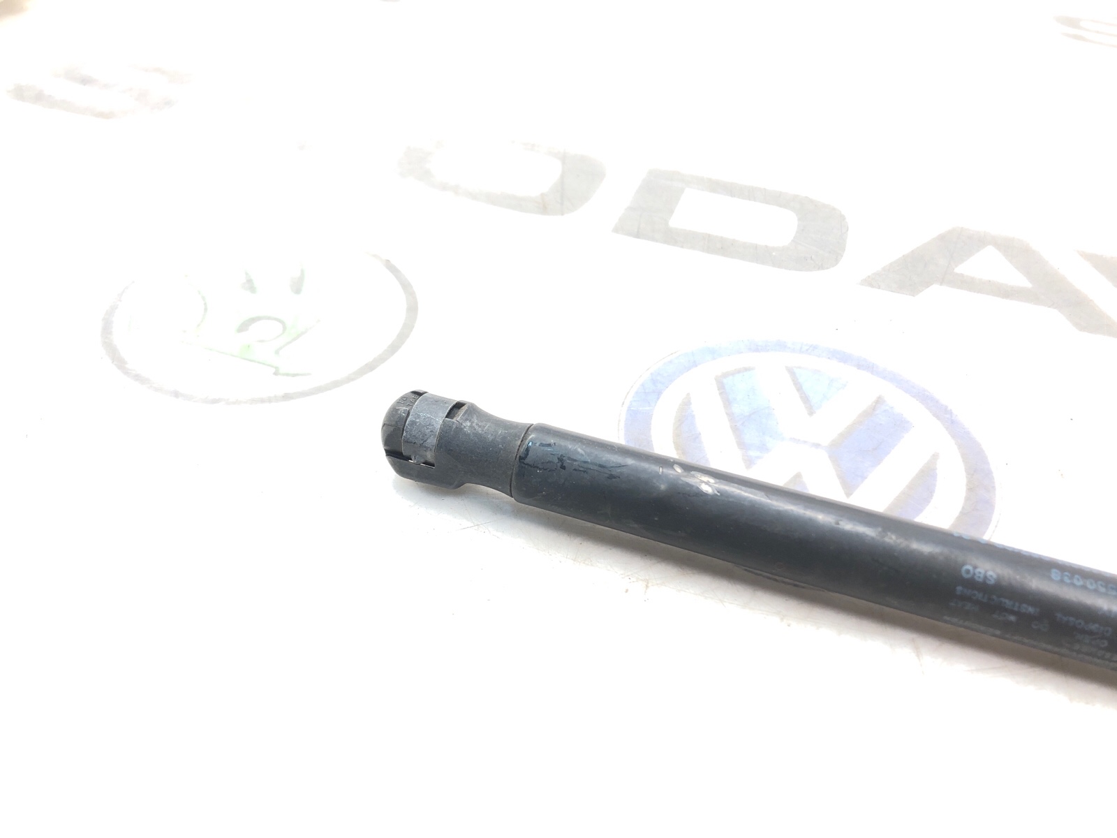 Амортизатор крышки багажника, 500 рублей, Москва