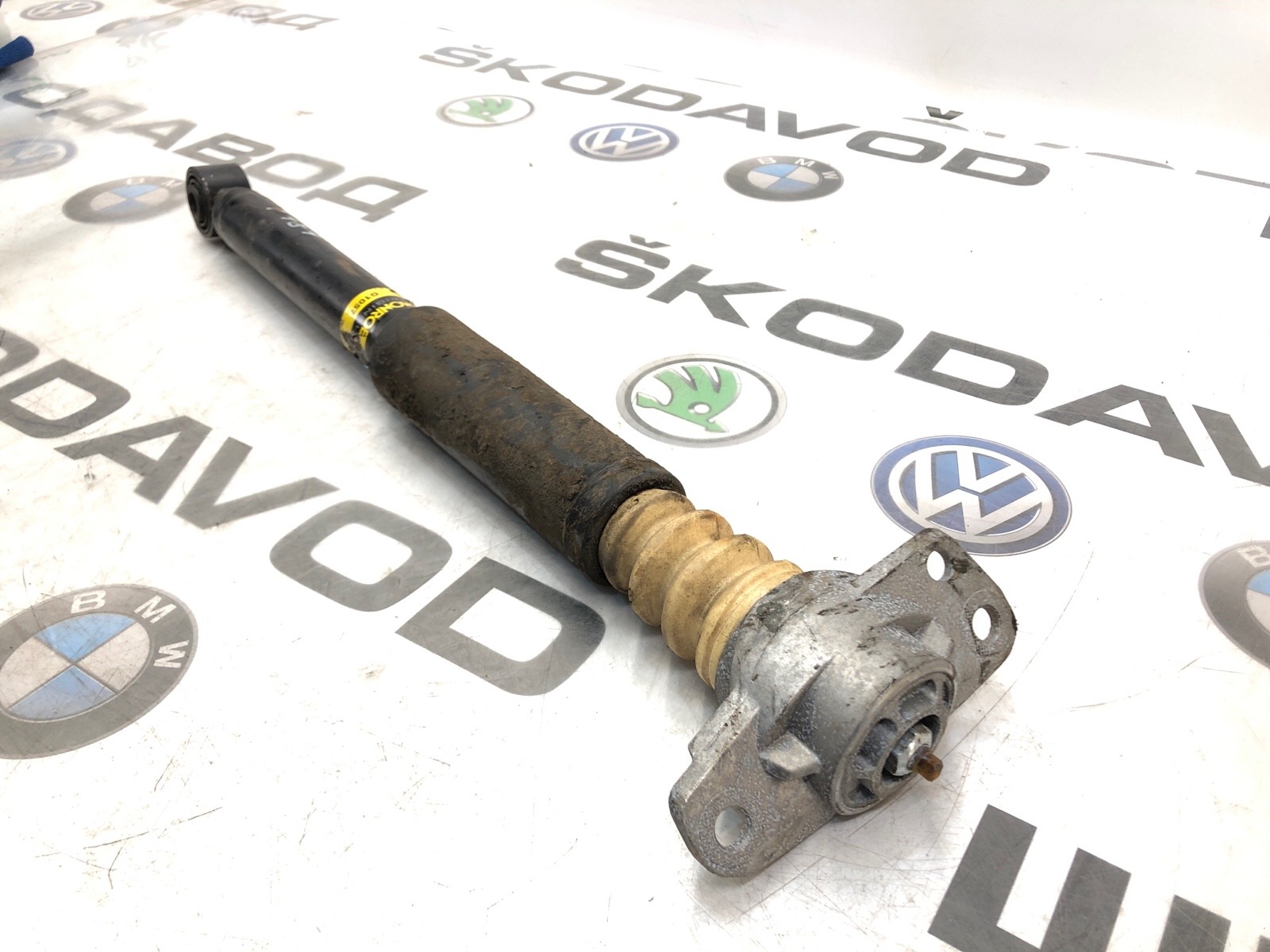 Амортизатор, 1500 рублей, Москва